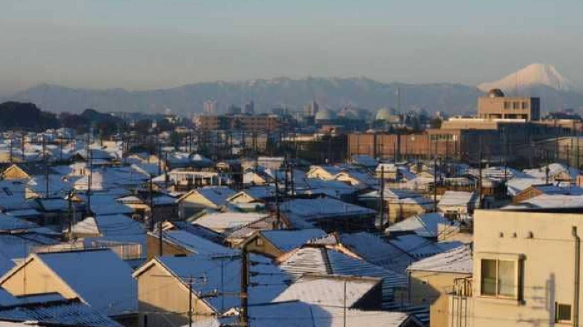 الوالدان احتجزا ابنتهما في غرفة طيلة 17 عاما