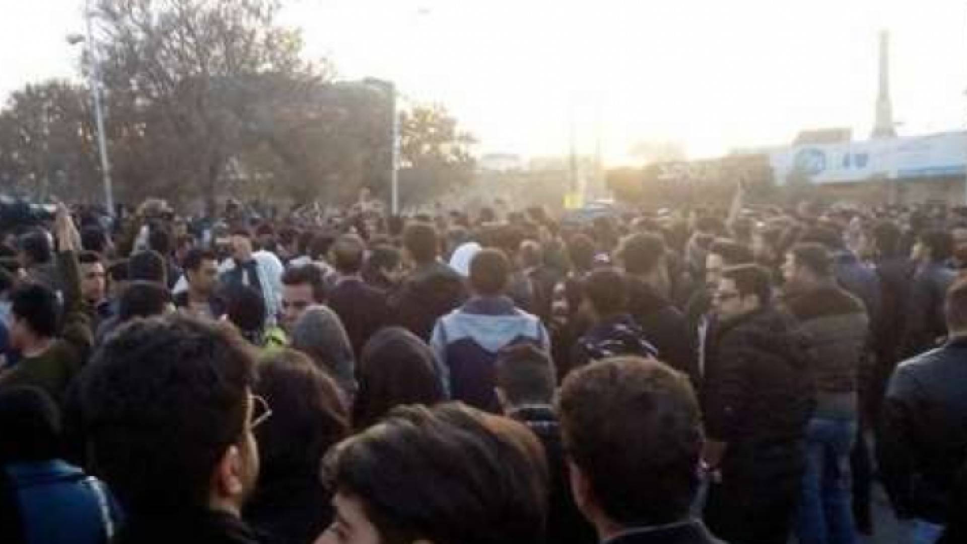 تظاهرة في طهران رغم تحذير الحكومة من "التجمعات المخالفة للقانون"