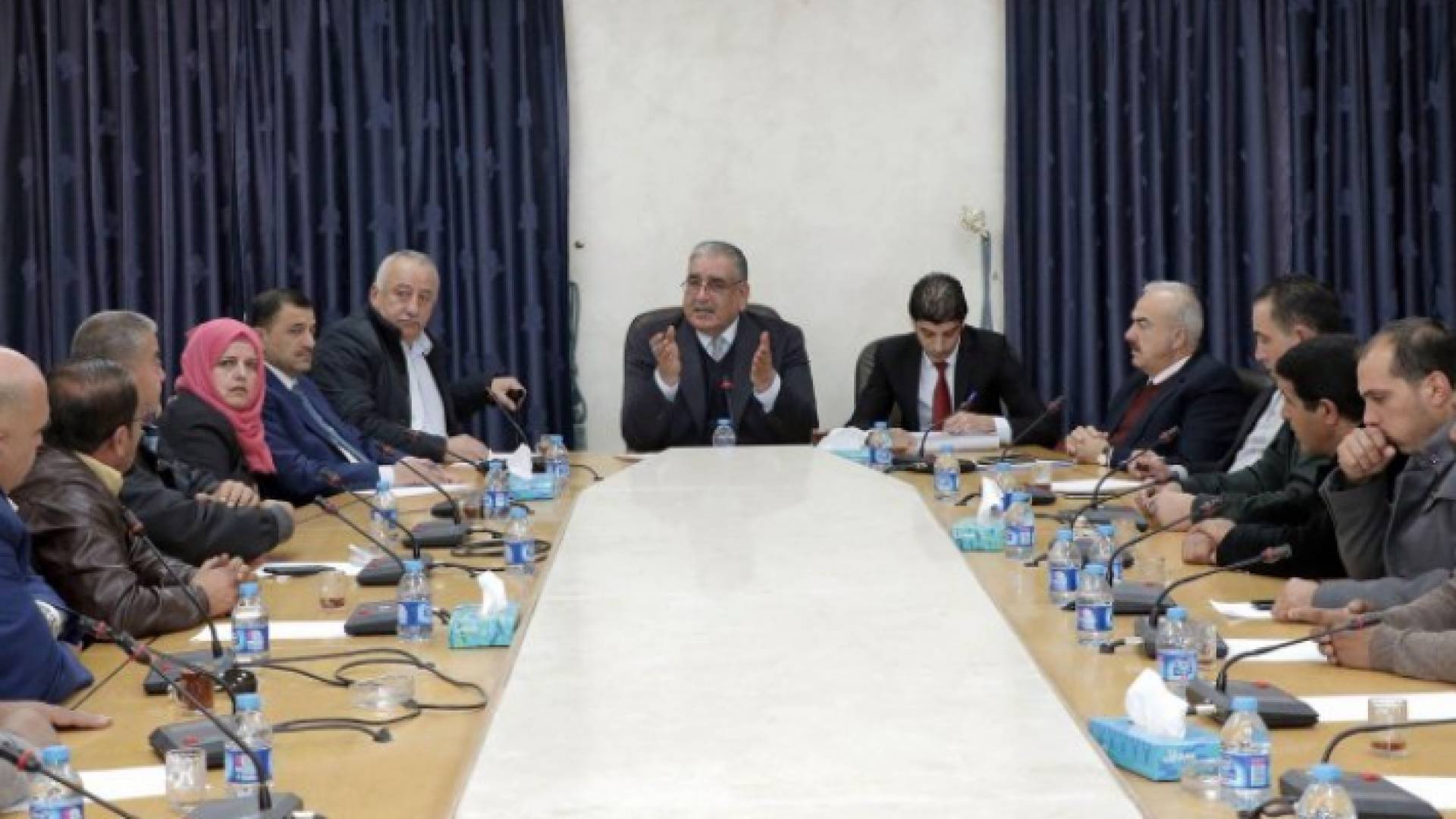 لجنة الخدمات العامة والنقل النيابية