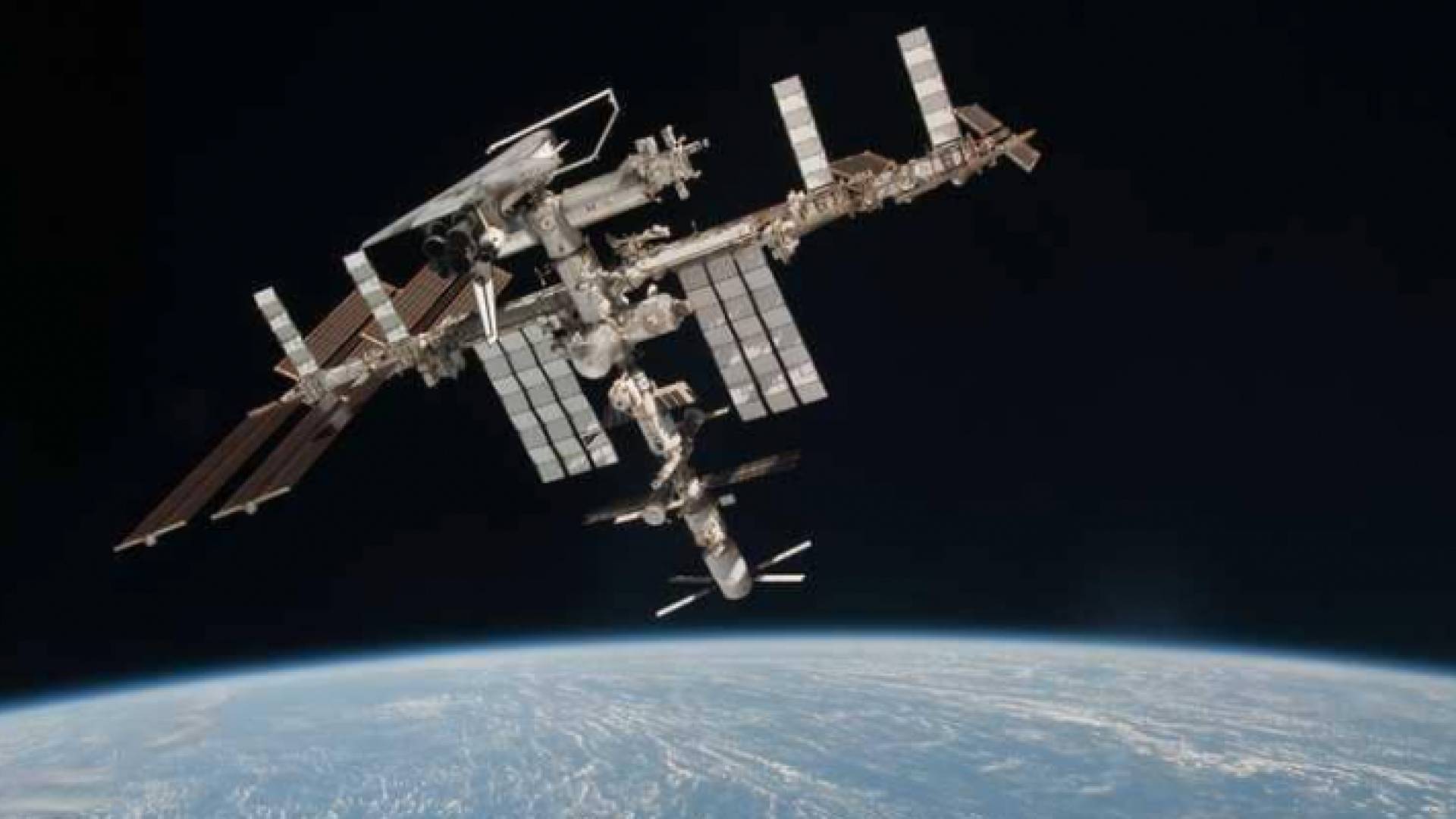 المغرب يعلن إجراء أول اتصال فضائي على المستوى العربي