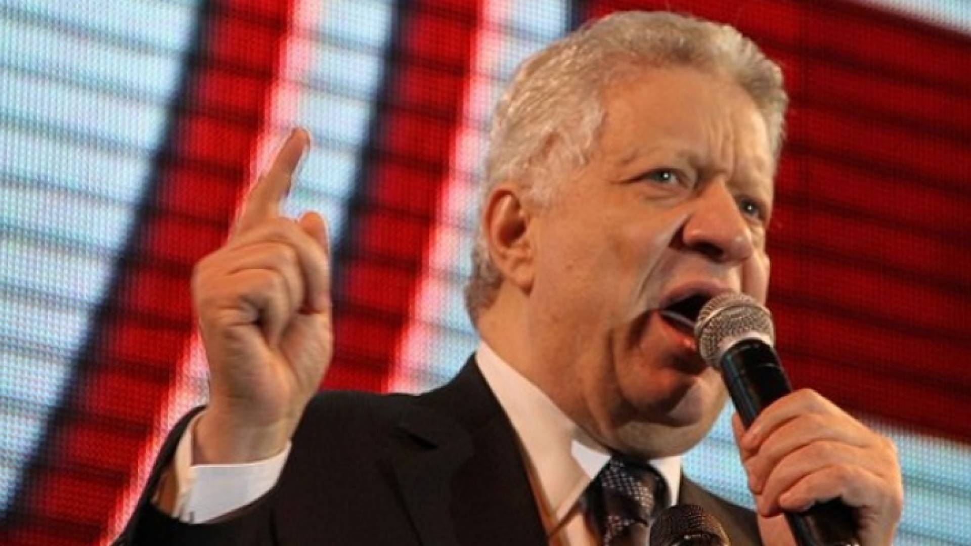 رئيس نادي الزمالك المصري مرتضى منصور يعلن عزمه على الترشح للانتخابات الرئاسية