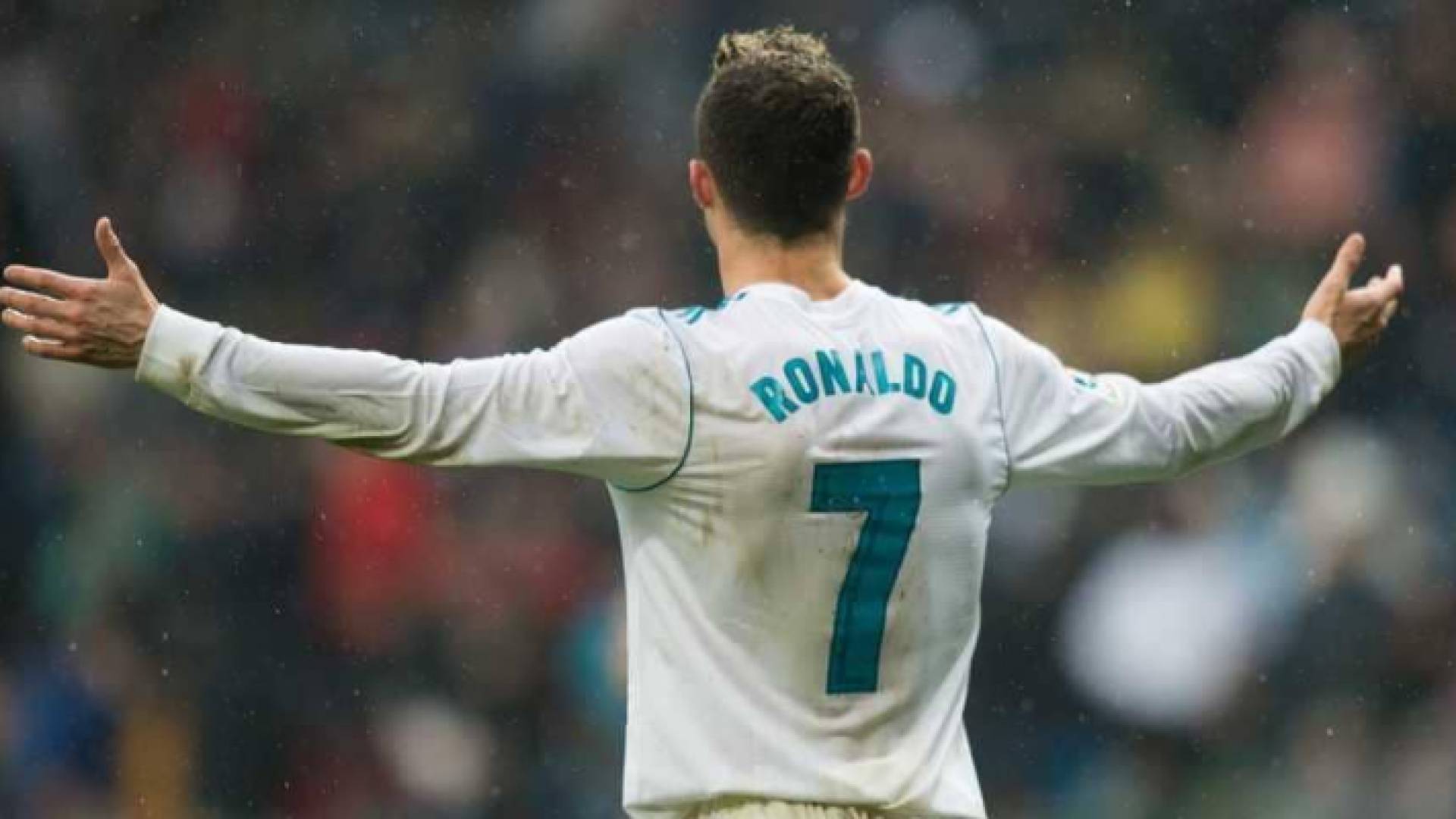 رونالدو ورفاقه في موقف حرج