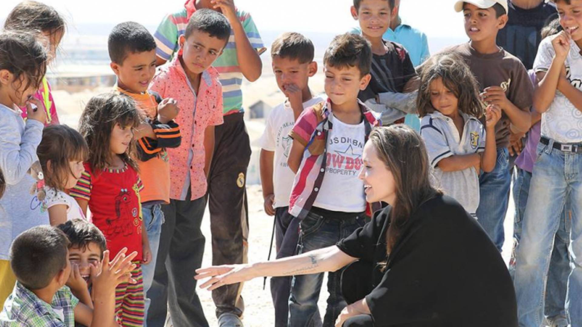 أنجلينا جولي في زيارة لمخيم الزعتري - أرشيفية