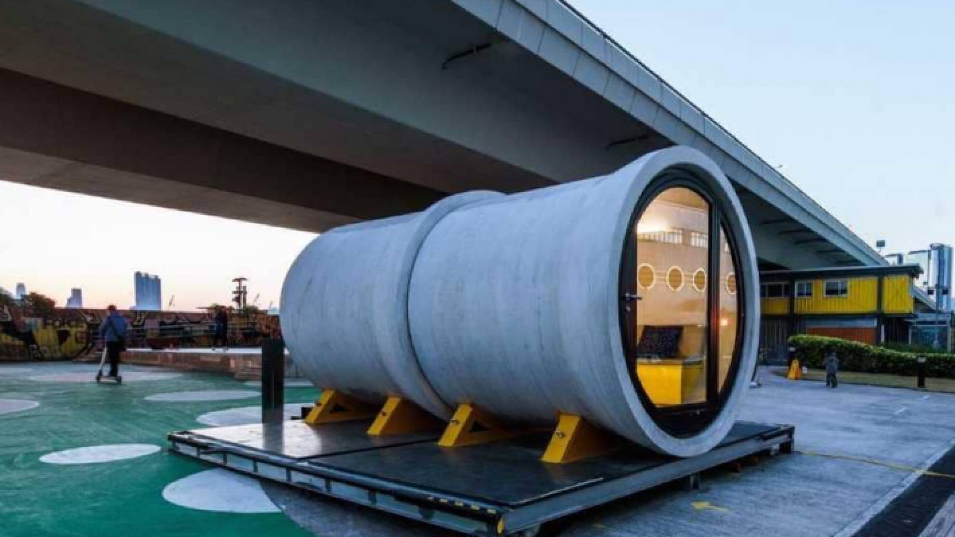 انابيب صرف صحي تحولت الى منازل