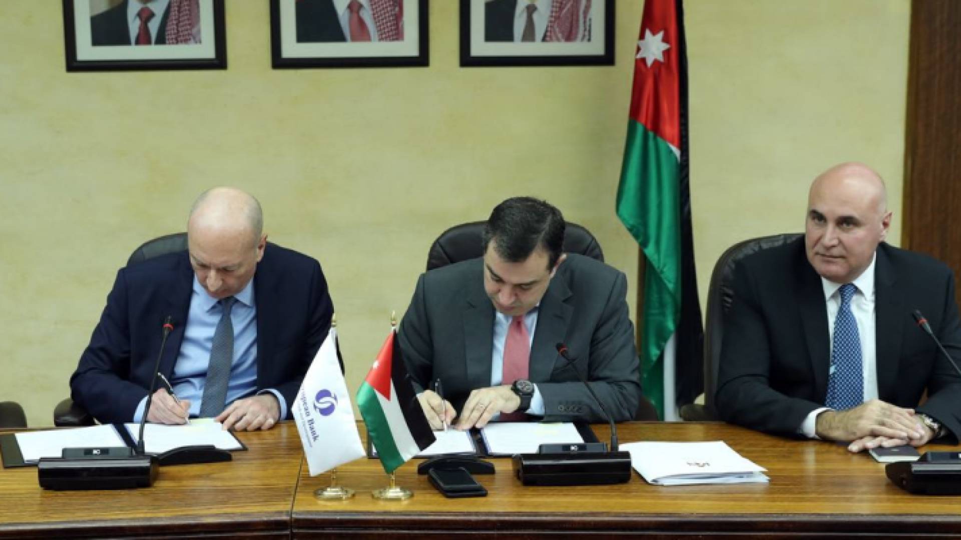 جانب من توقيع مذكرة التفاهم