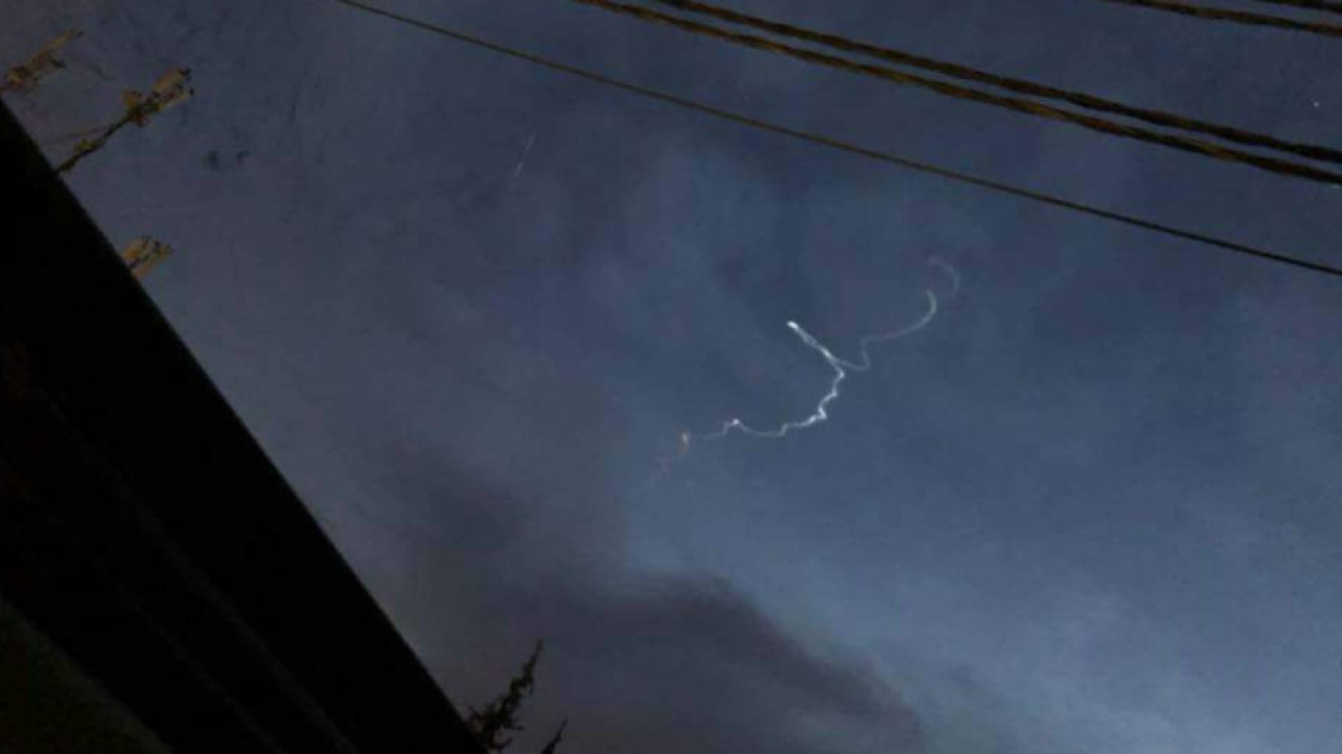 صور متداولة للاشتباك الجوي بين طيران الاحتلالي والدفاع الجوي السوري