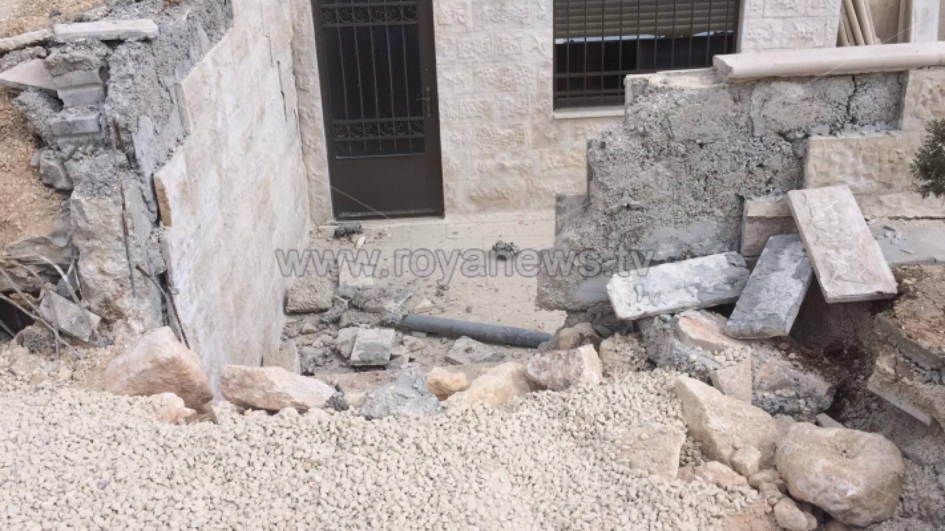 إخلاء عمارتين في منطقة طبربور