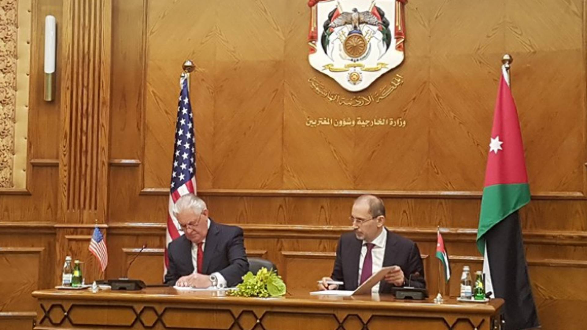 الصفدي ونظيرة الأمريكي تيلرسون