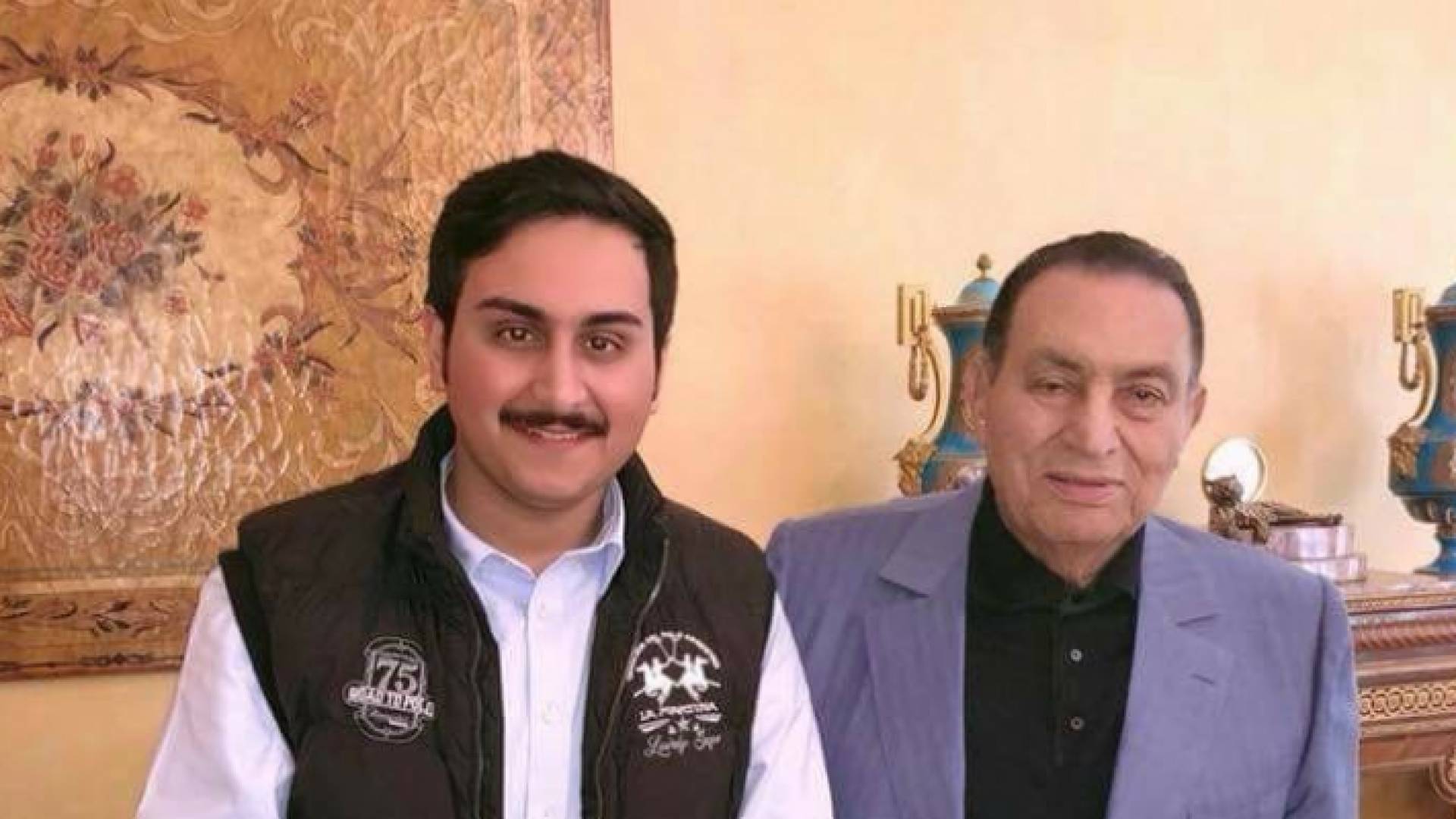 مبارك وشاب كويتي