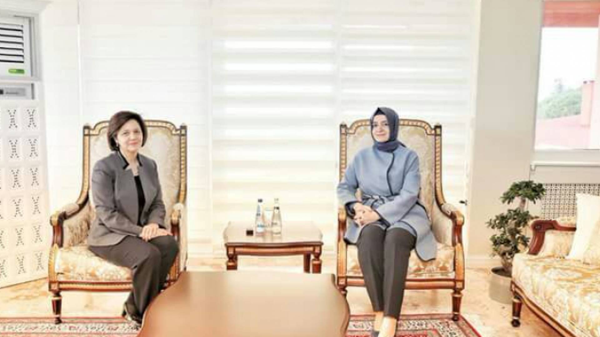 وزير التنمية لدى وصولها اسنطبول