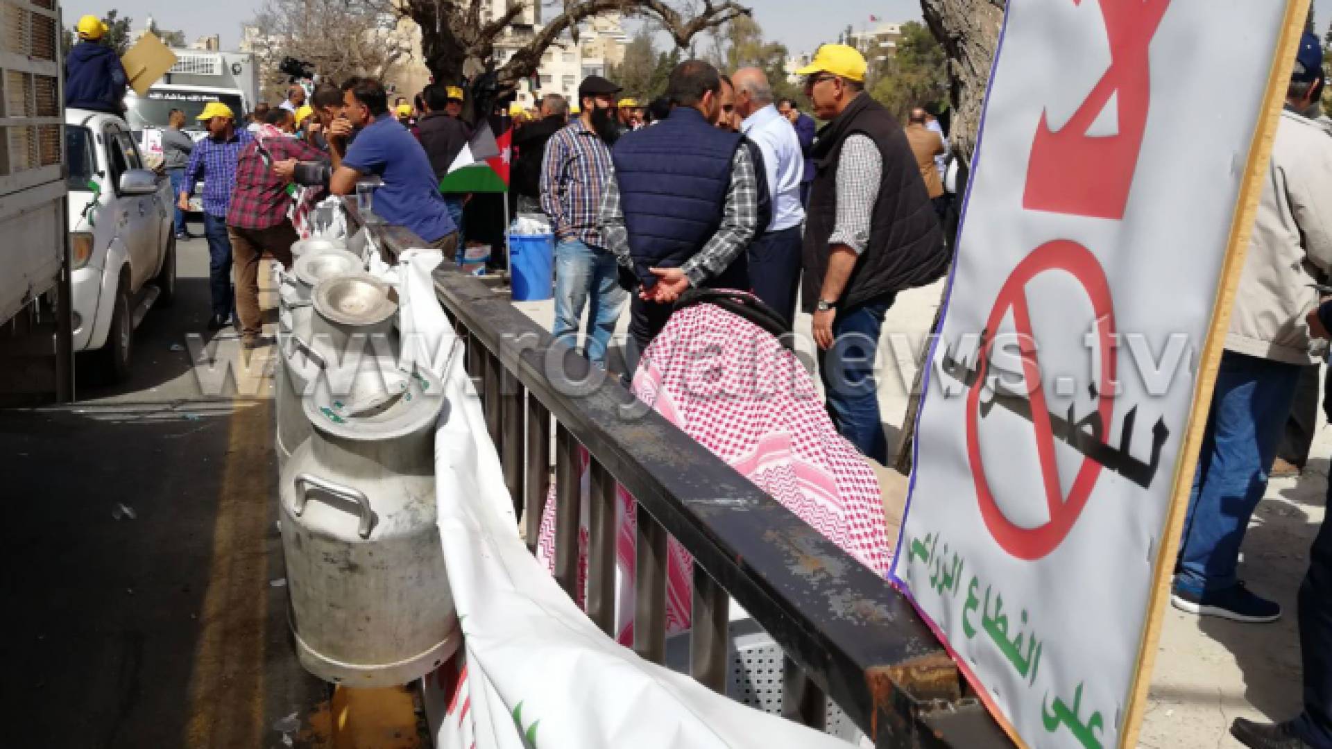 جانب من اعتصام المزارعين أمام مجلس النواب