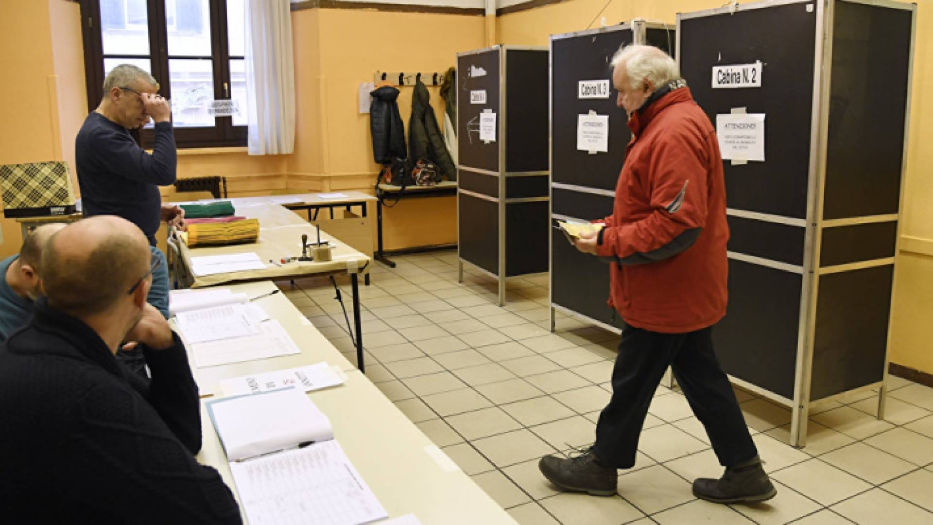 فتح مراكز الاقتراع في موسكو في الانتخابات الرئاسية الروسية