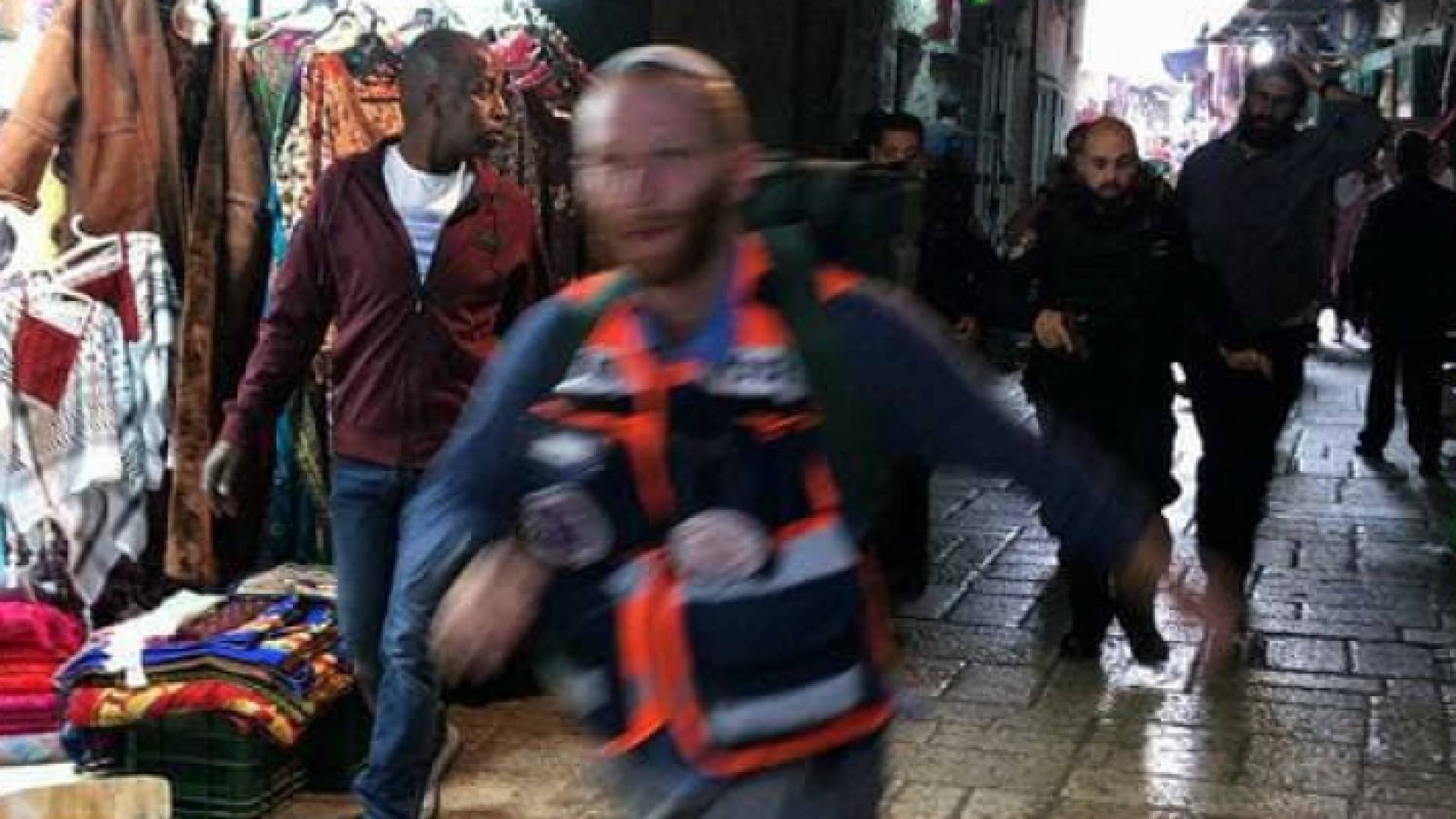 إصابة خطرة لحارس أمن بجيش الاحتلال في عملية طعن بالقدس