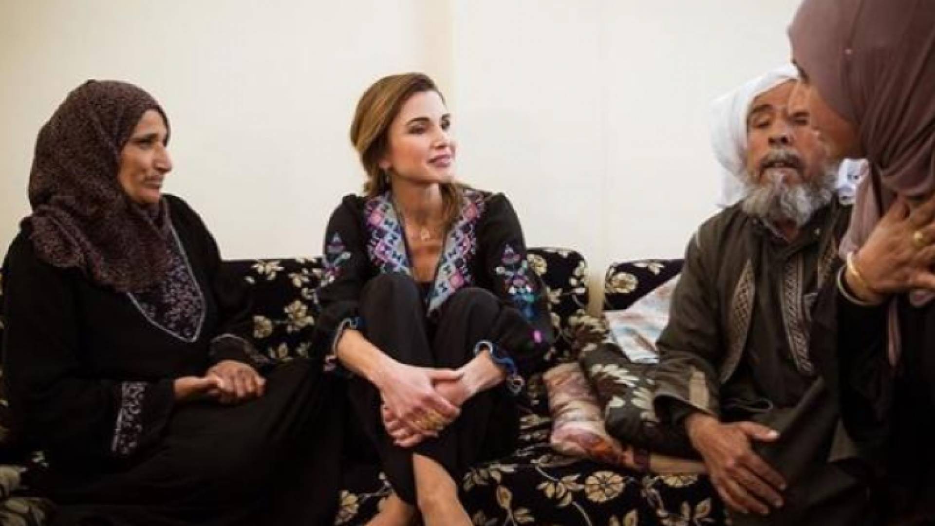 جانب من زيارة الملكة رانيا