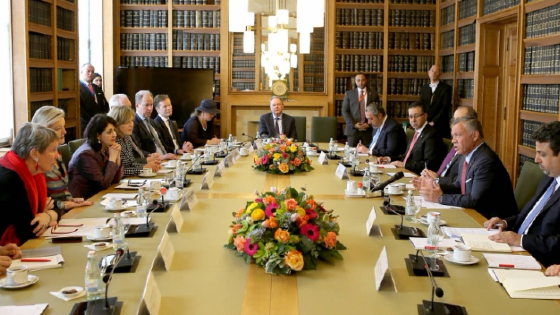 الملك يلتقي رئيستي مجلسي الشيوخ والنواب في هولندا