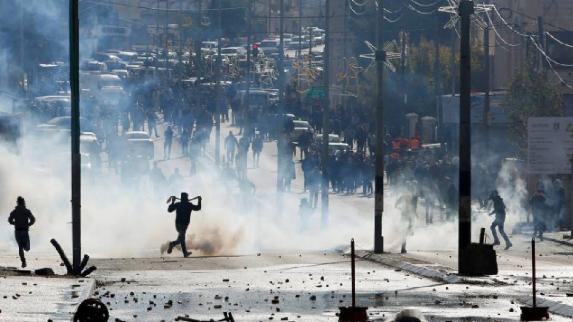 جانب من المواجهات مع الاحتلال