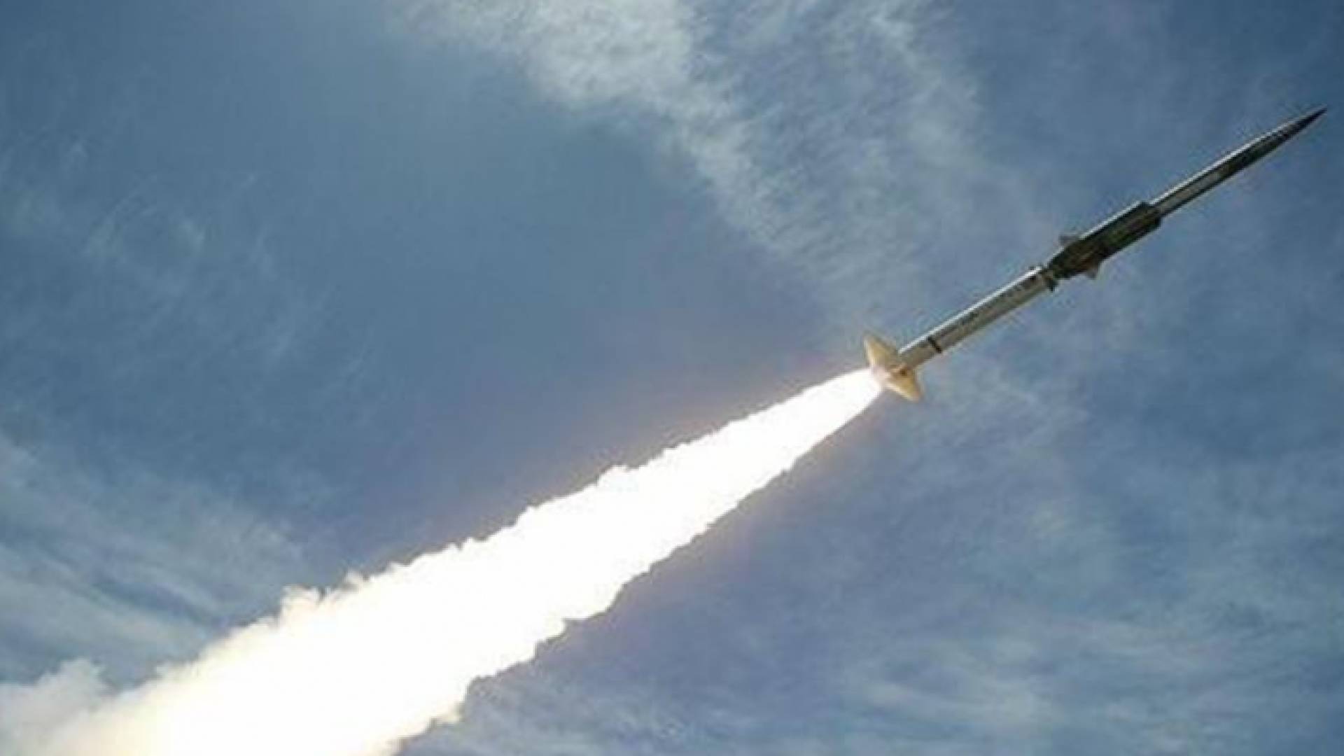 ارشيفية لصاروخ حوثي