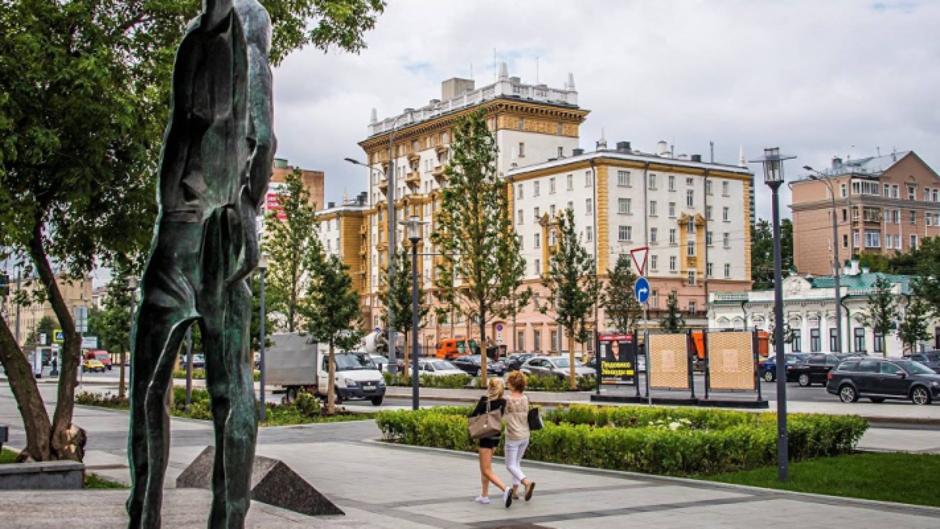 روسيا ستطرد 60 دبلوماسيين اميركيين وتغلق السفارة الأمريكية في بطرسبورغ