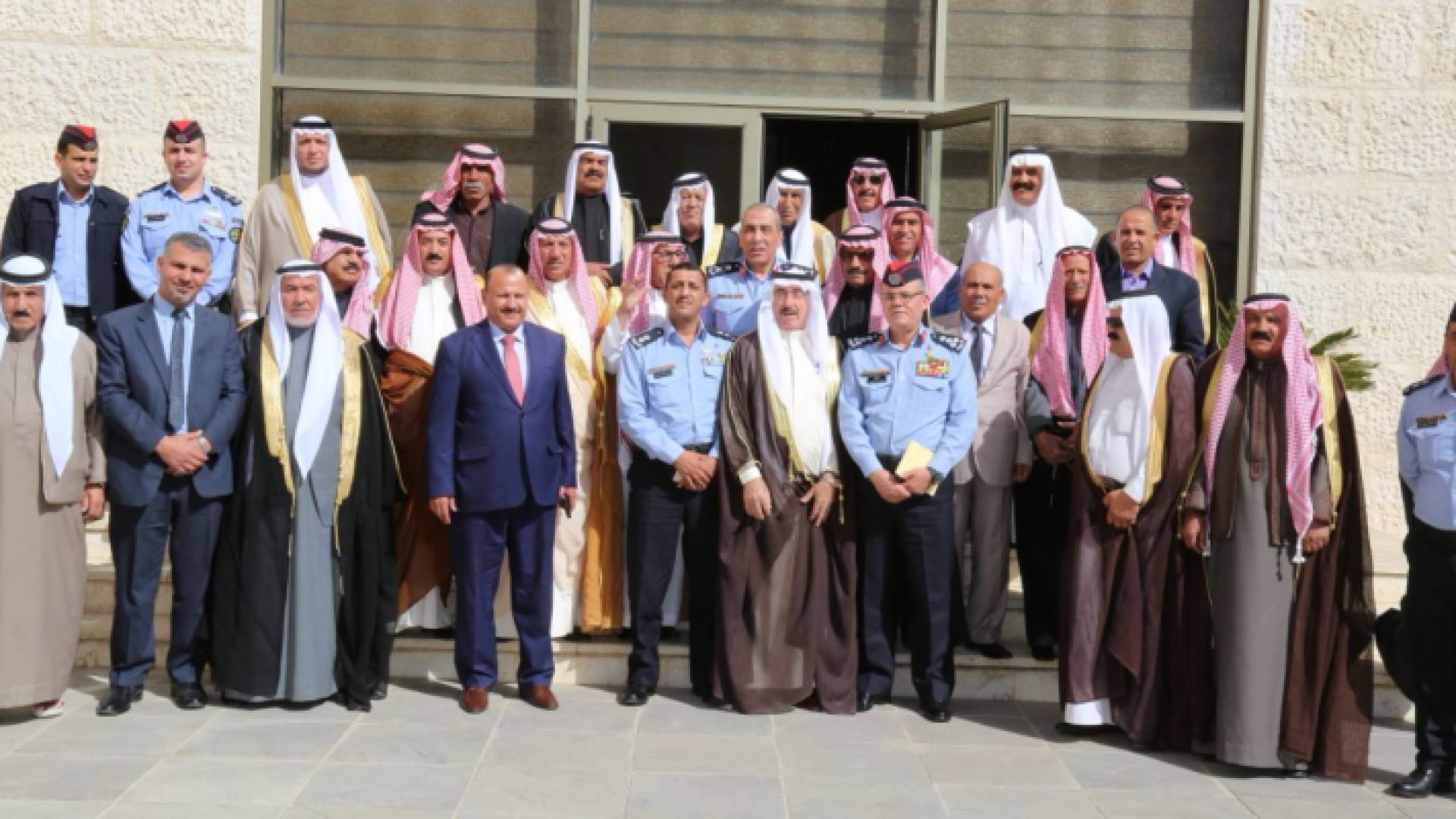 الحمود يلتقي مجلس محلي مركز امن ناعور ، وملتقى متقاعدي جنوب شرق عمان العسكريين