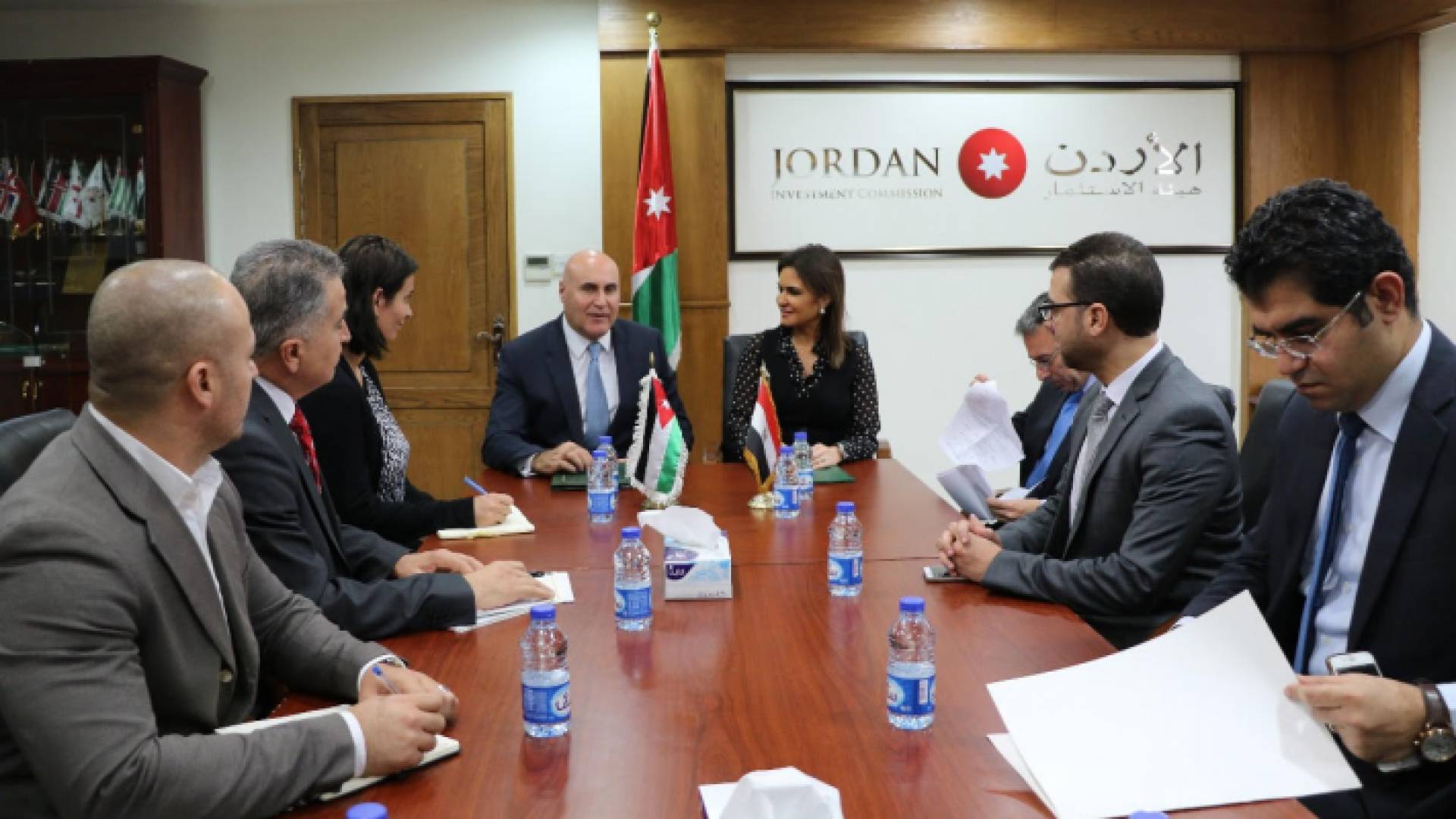 جانب من توقيع الاتفاقية