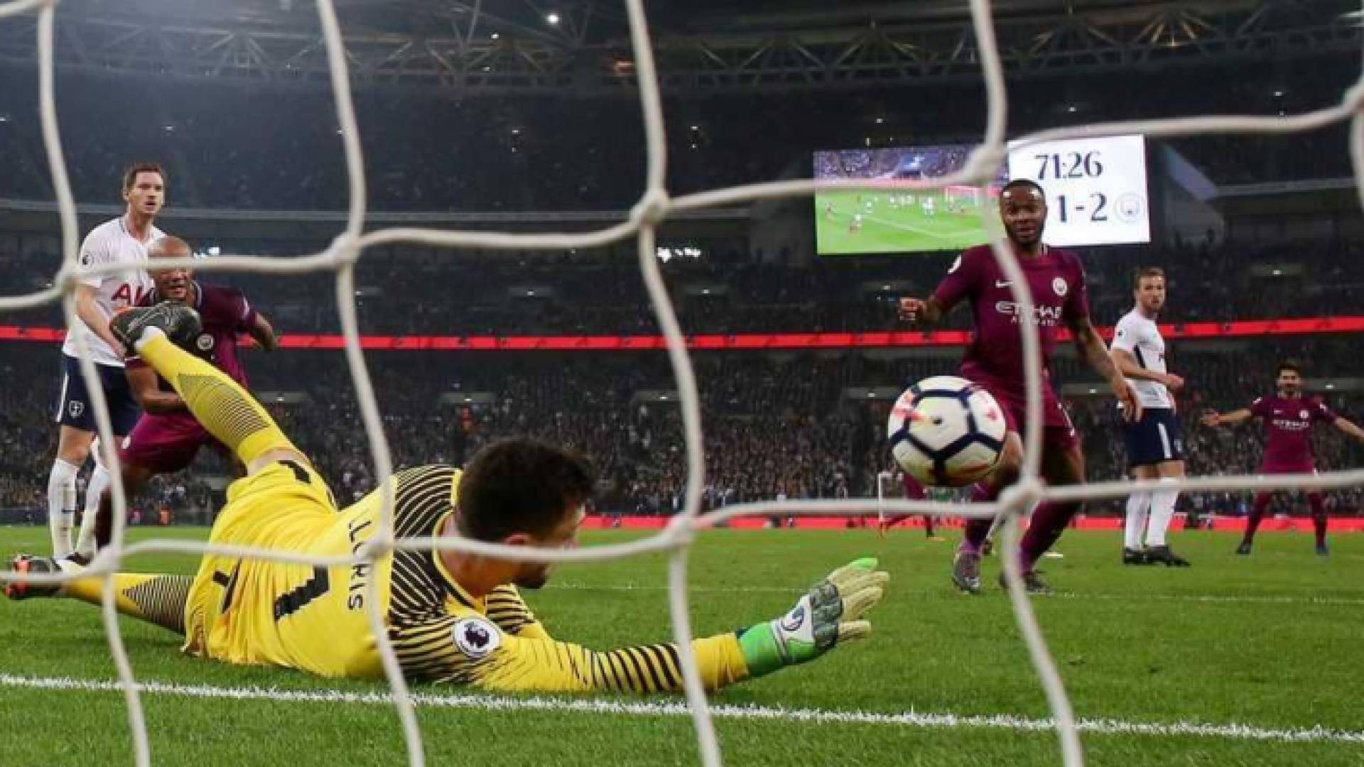 مانشستر سيتي على بعد خطوة من اللقب