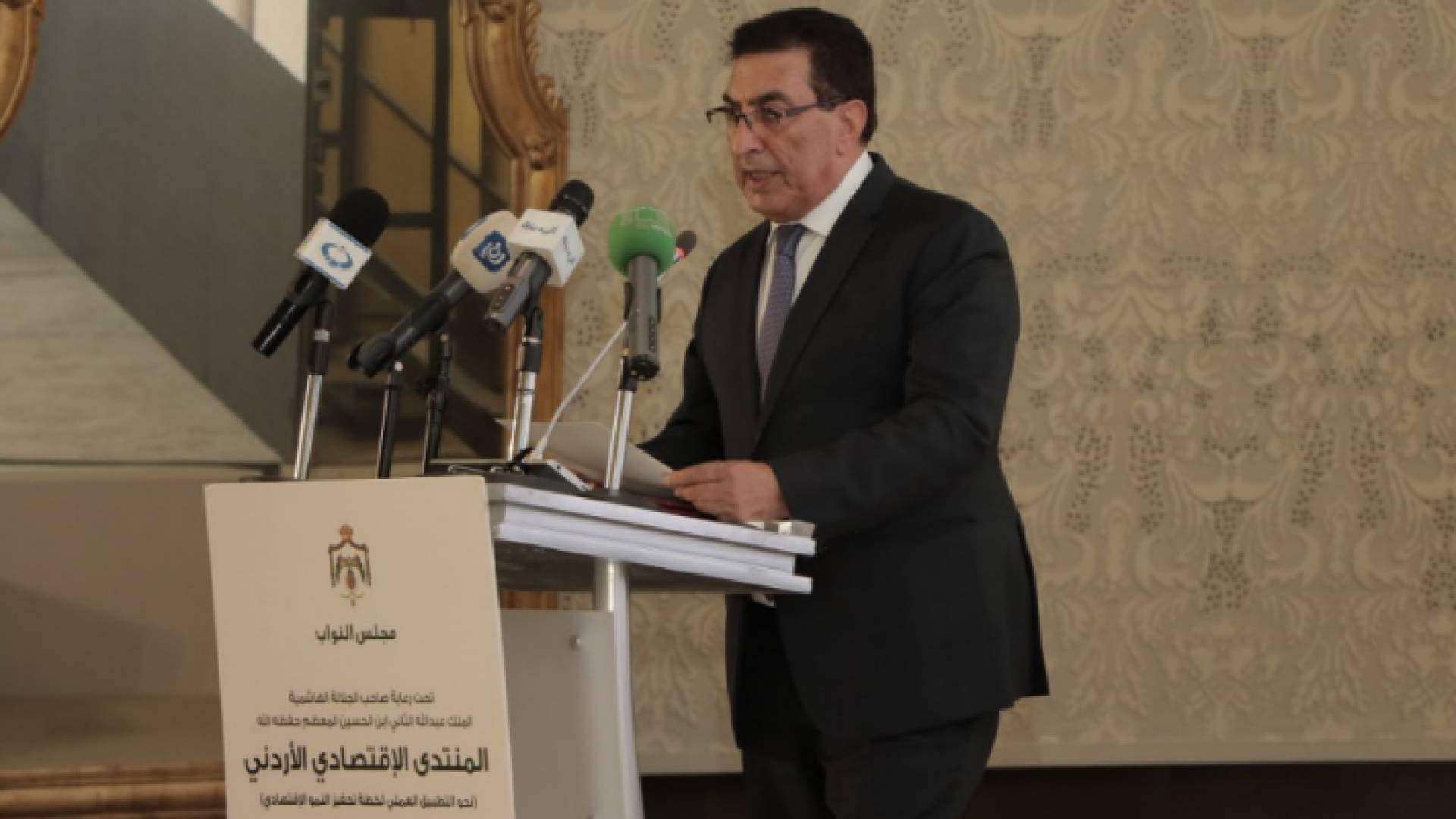 الطراونة يفتتح أعمال المنتدى الاقتصادي الأردني