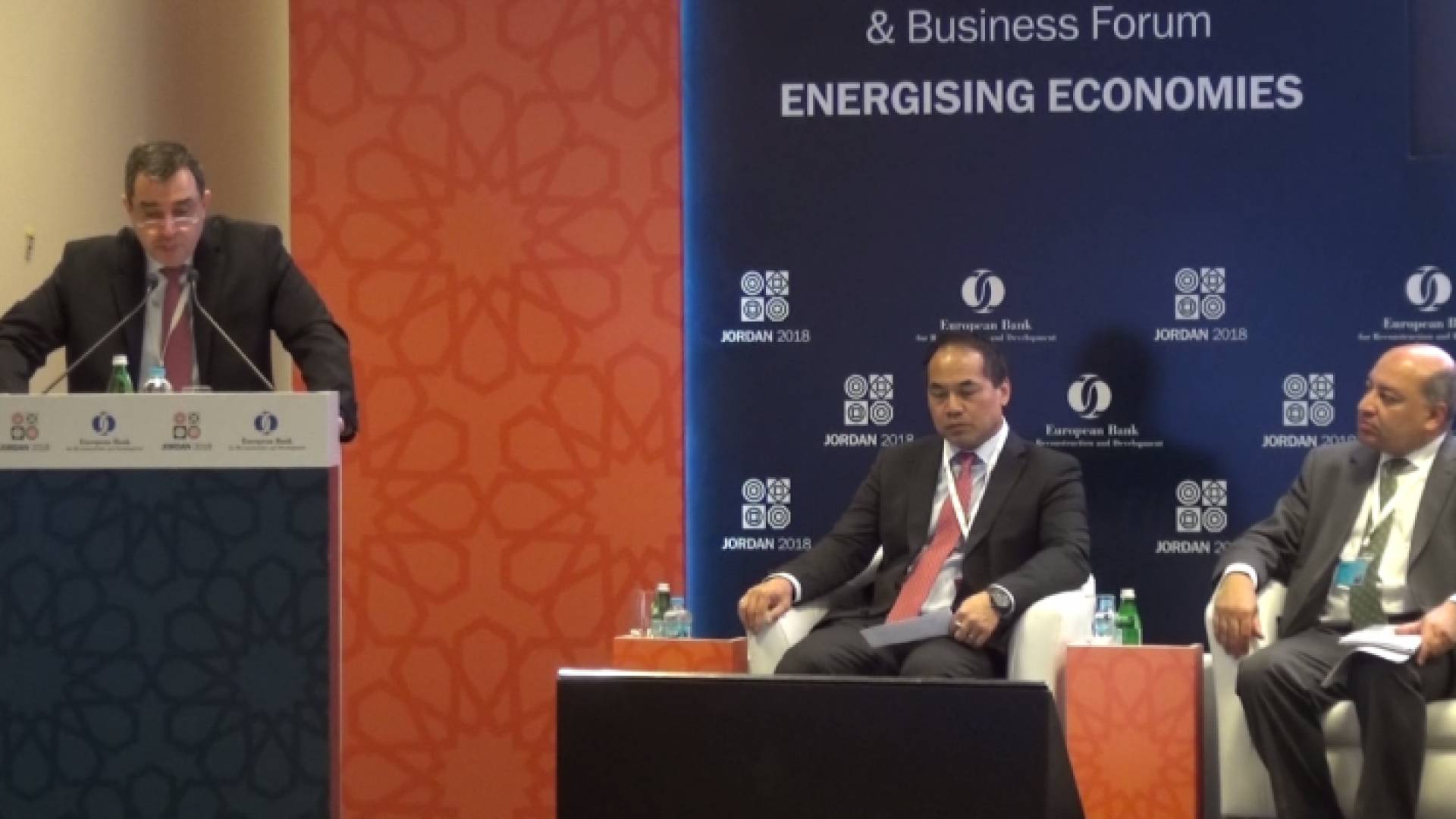 بدء الاجتماعات التحضيرية لاجتماع مجلس محافظي البنك الأوروبي لإعادة الإعمار