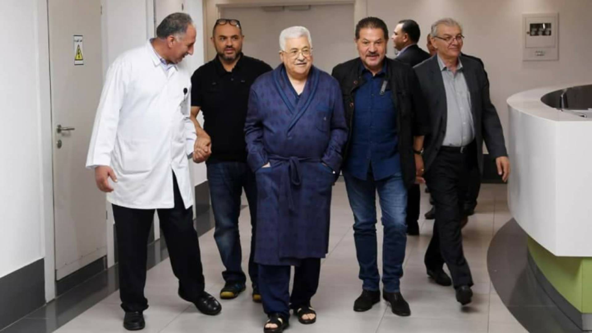 عباس داخل المستشفى