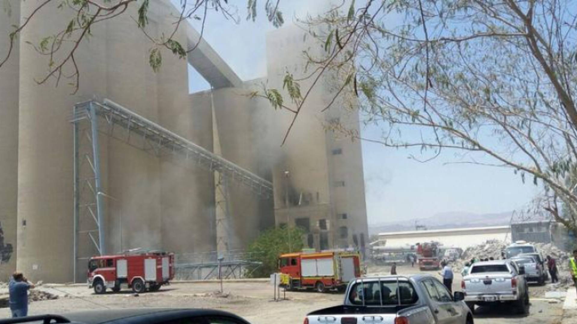 جانب من الحريق