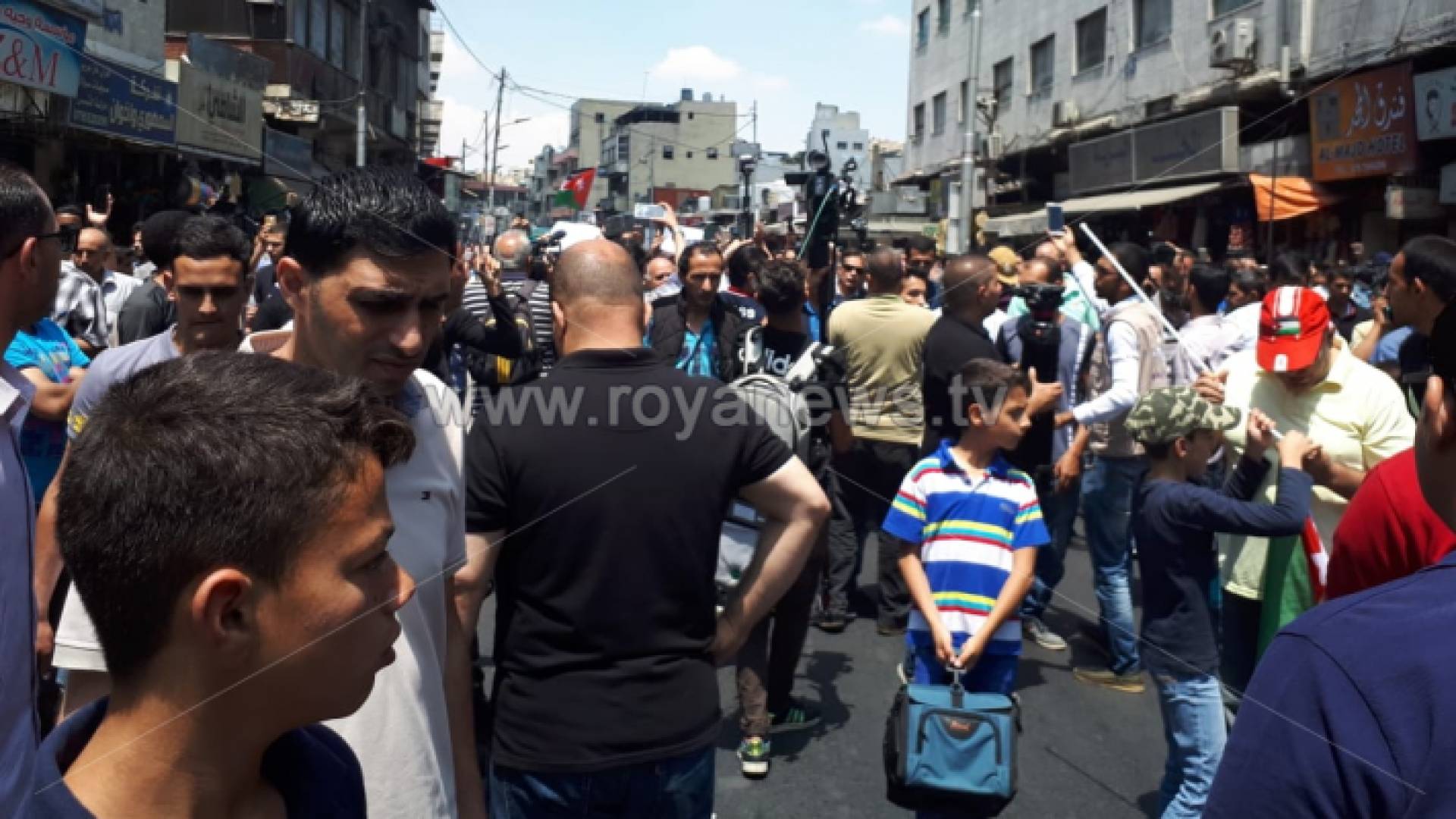 مسيرات في عمان وعدة محافظات احتجاجا على القرارات الحكومية الأخيرة