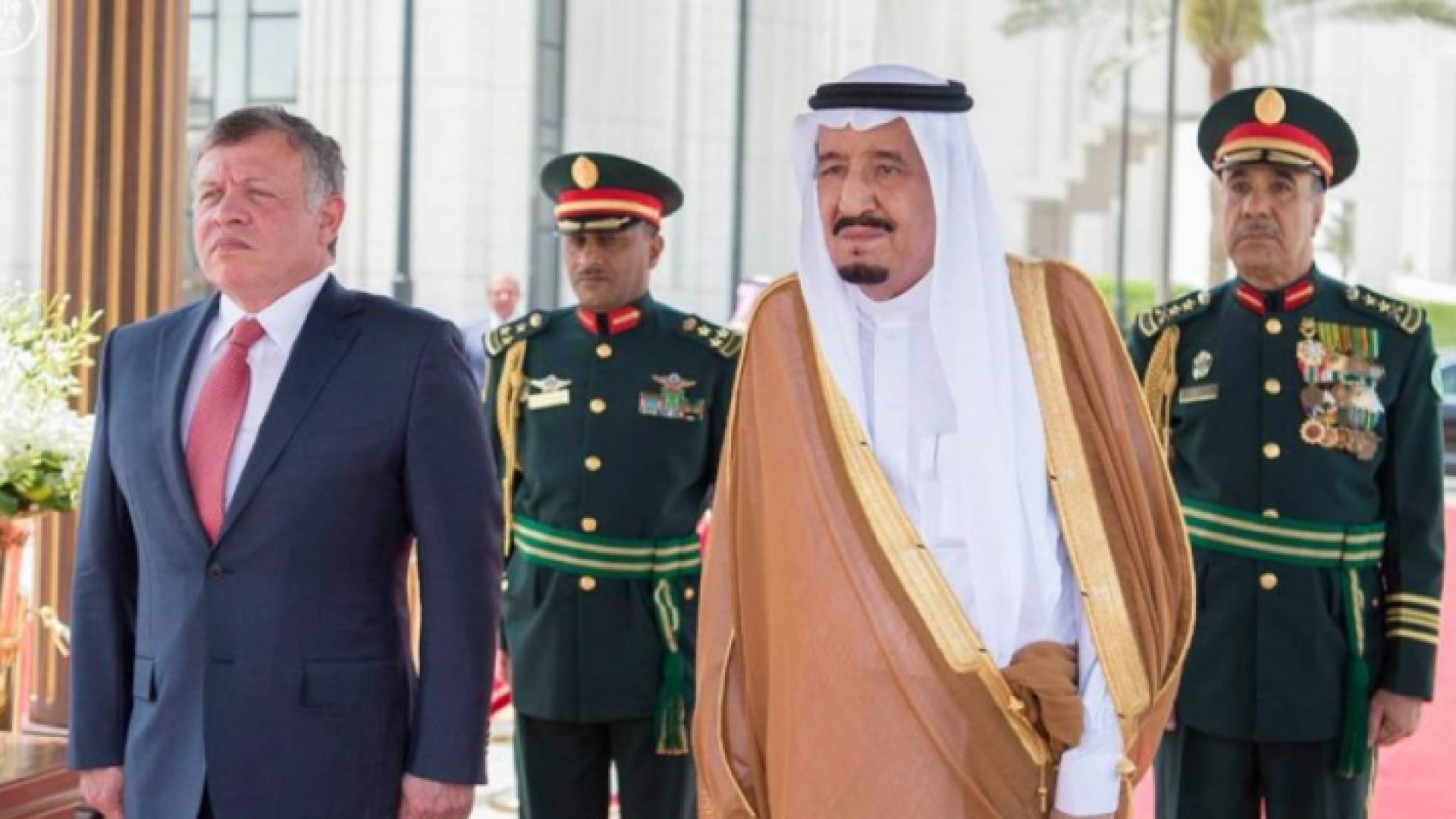 الملك يشارك في اجتماع بمكة المكرمة لمناقشة سبل دعم الأردن