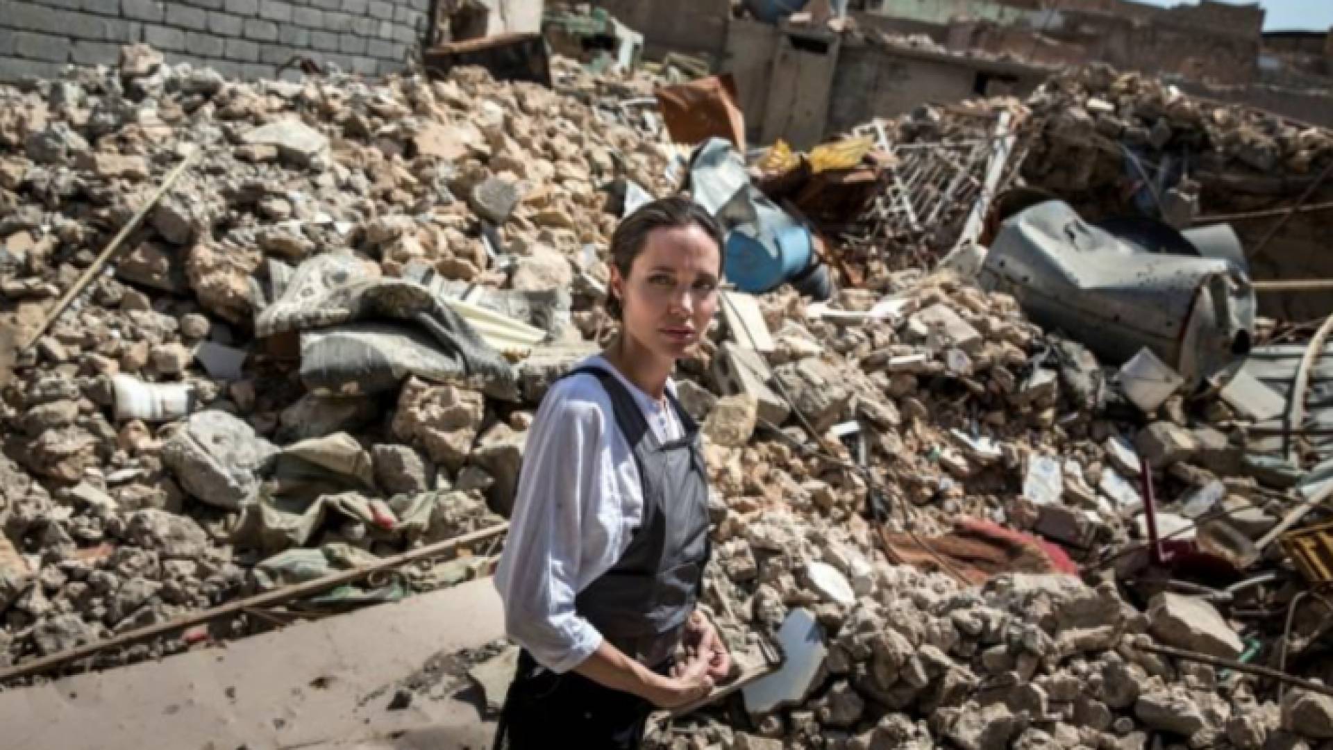 أنجلينا جولي في الموصل