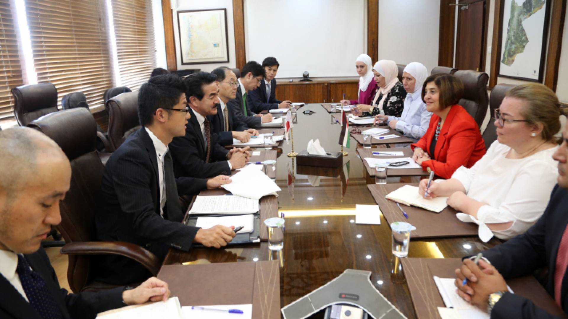 الأردن واليابان يبحثان حزمة المساعدات الجديدة للمملكة