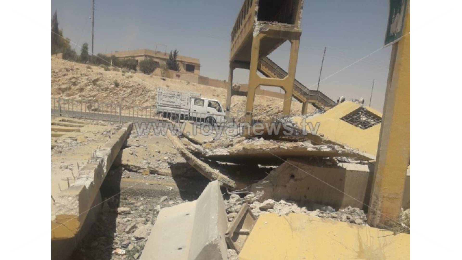 جانب من سقوط الجسر