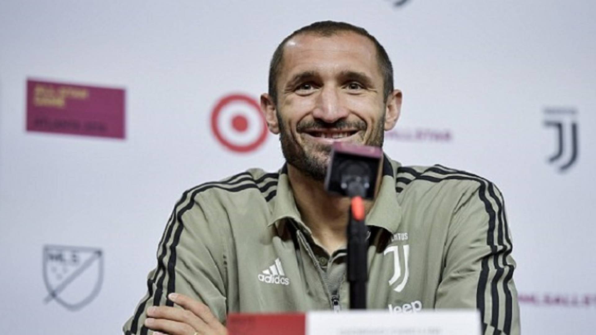 نجم نادي يوفنتوس الإيطالي جورجيو كيلليني