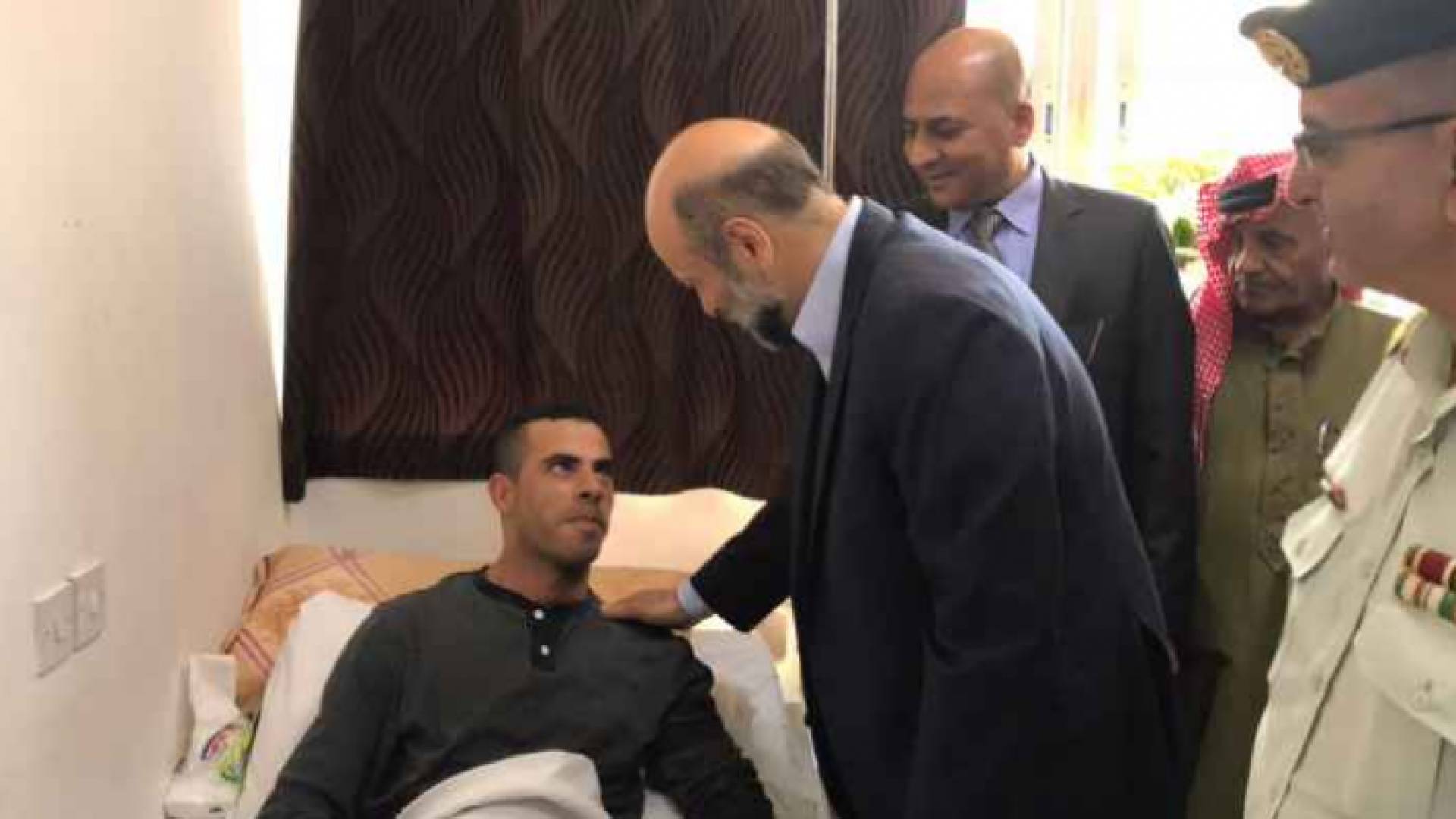 جانب من زيارة الرزاز للشطي امس الثلاثاء