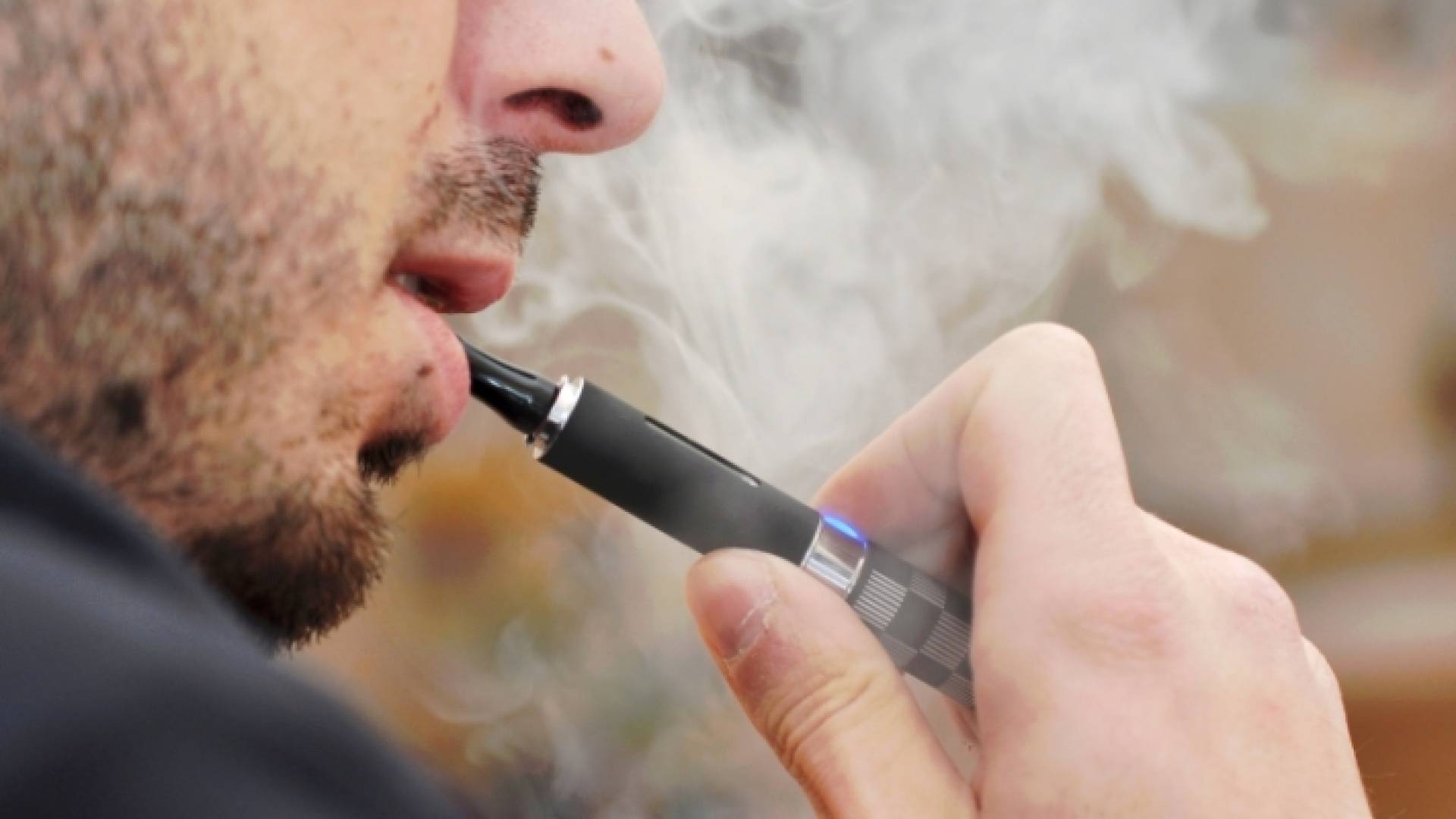 سيجارة إلكترونية