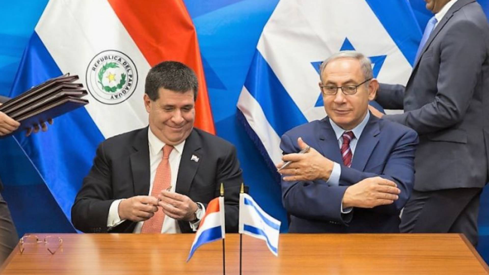 باراجواي تقرر إعادة سفارتها إلى تل أبيب