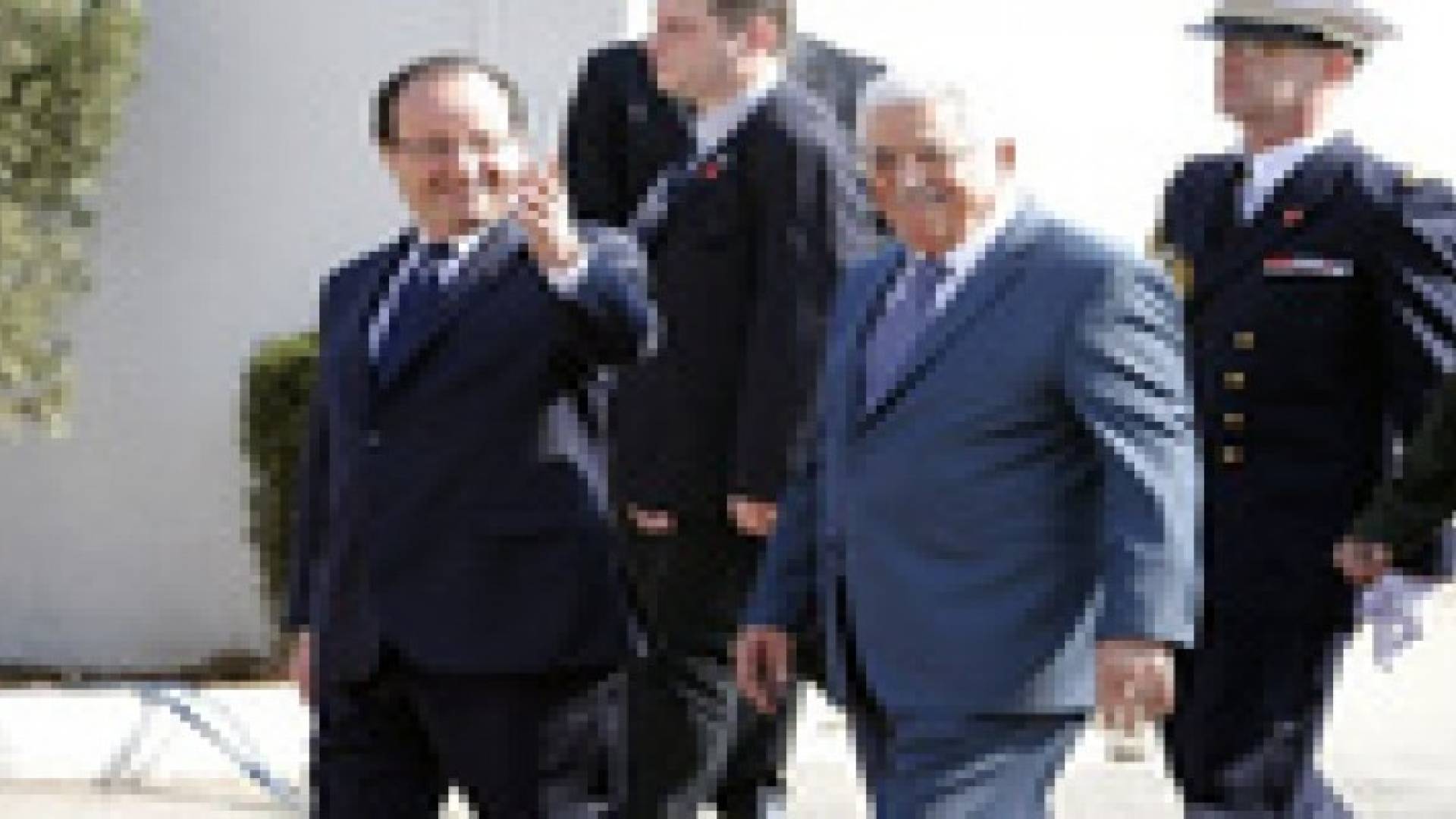 هولاند يعترف بحق فلسطين كدولة مستقلة وبأمن إسرائيل وعباس يؤكد الالتزام بالمفاوضات لمدة 9 أشهر