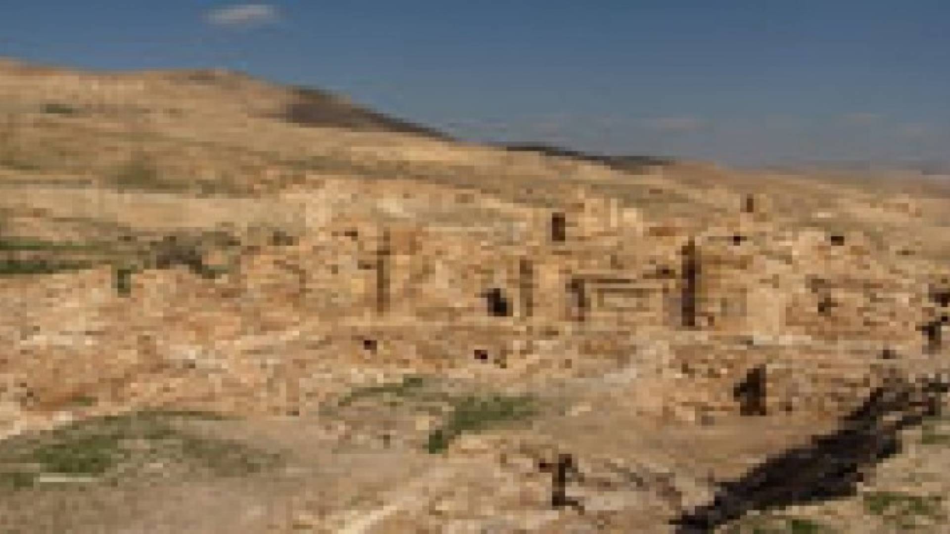 مطالبات باعادة ترميم قلعة الطفيلة الاثرية
