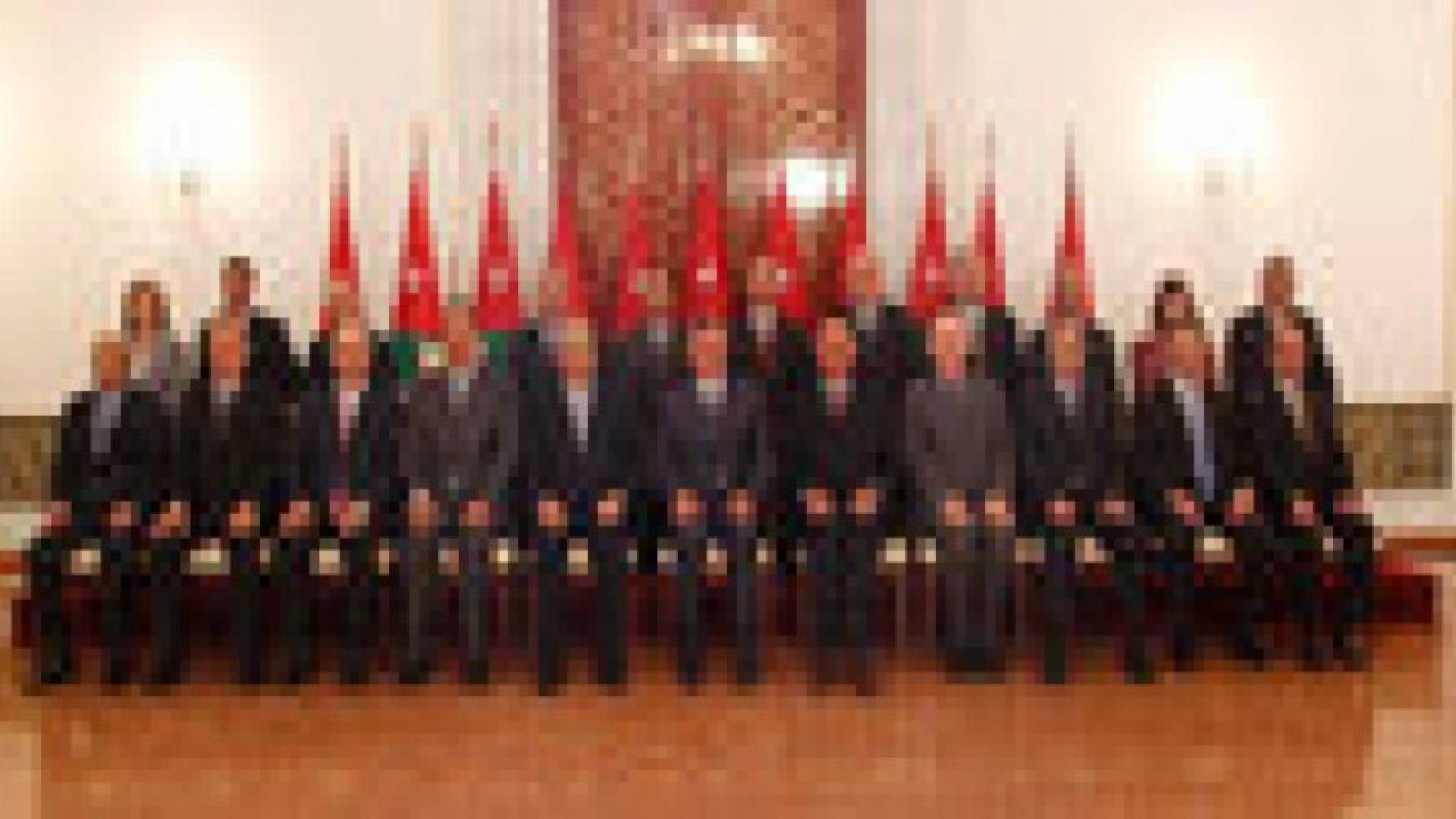 حول ﺗﺴﻠﱡﻢ ﺷﻘﯿﻖ وزﯾﺮ ﻋﺎﻣﻞ ﻟﻤﻮﻗﻊ ﻣﺪﯾﺮ اﻟﻤﻜﺘﺐ اﻟﺨﺎص ﻓﻲ الرﺋﺎﺳﺔ