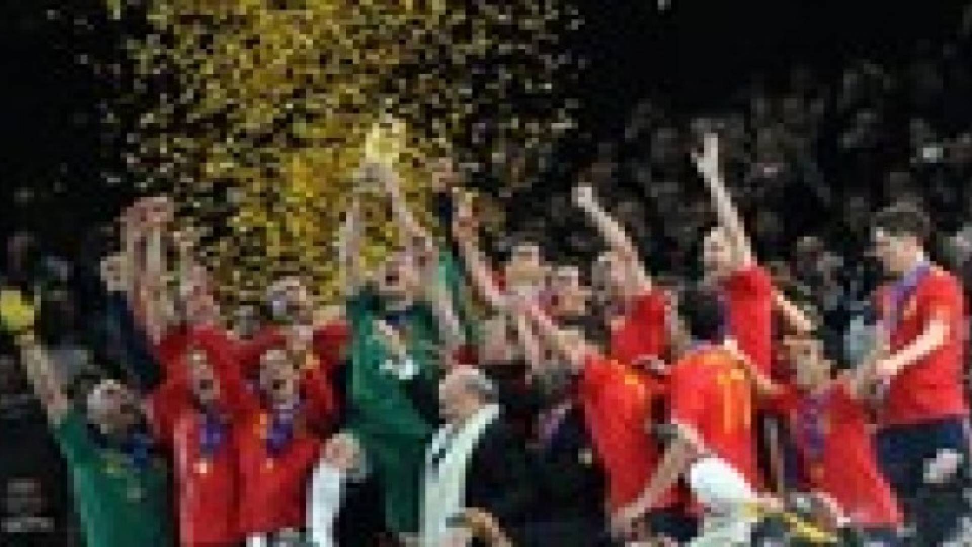 إسبانيا تحافظ على عرش "المستديرة"