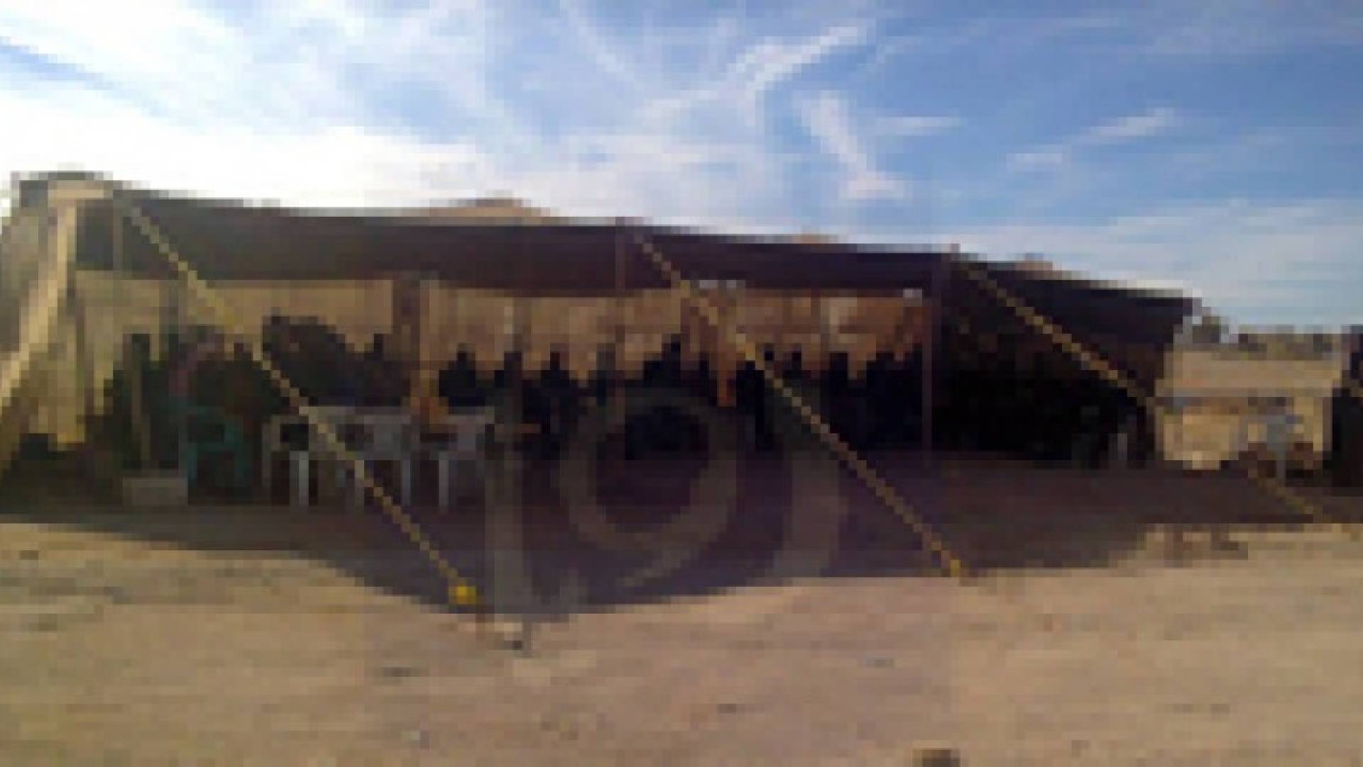 متعطلون عن العمل يعتصمون امام الفوسفات بالحسا