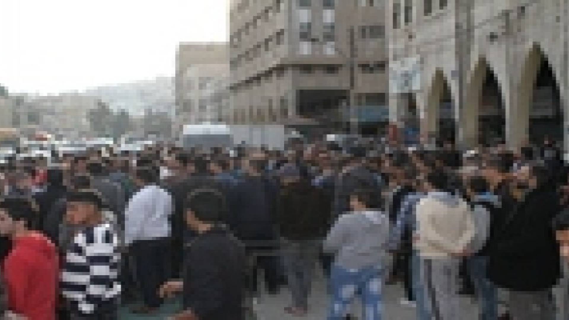 وسط البلد : محتجون يغلقون شارع قريش