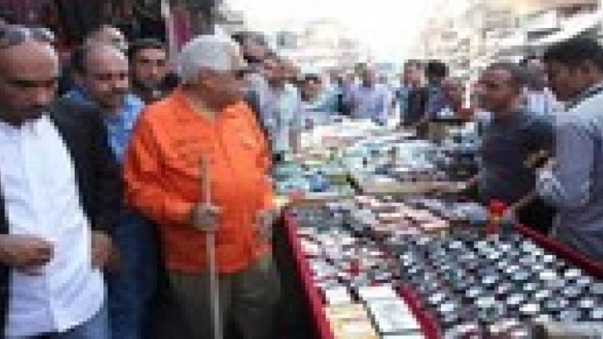 بلتاجي سيزيل المعرشات والبسطات ويرفض الاراجيل والقهوة