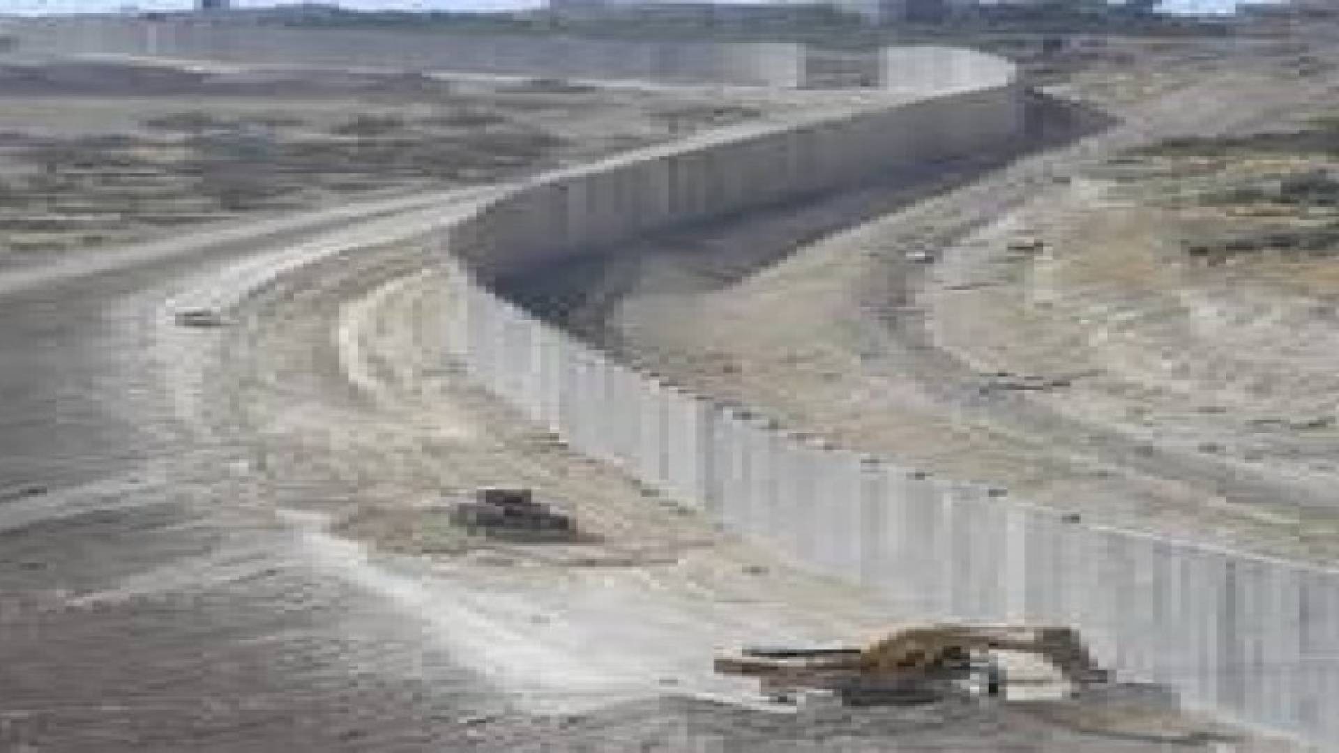 اسرائيل تنهي بناء الجزء الأخير من الجدار العنصري