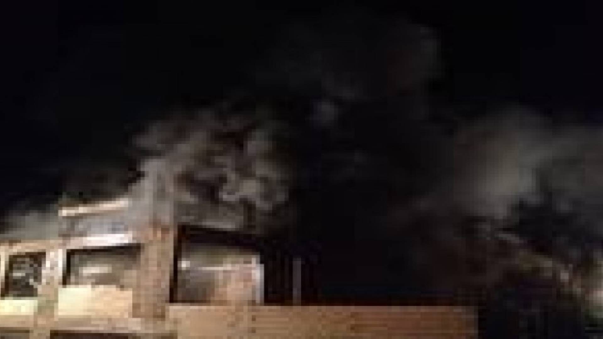 إخماد حريق ضخم في المدينة الصناعية بسحاب