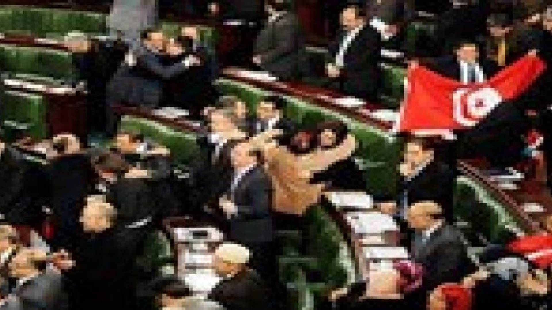 تونس : حكومة جديدة ، والوطني يصادق على الدستور