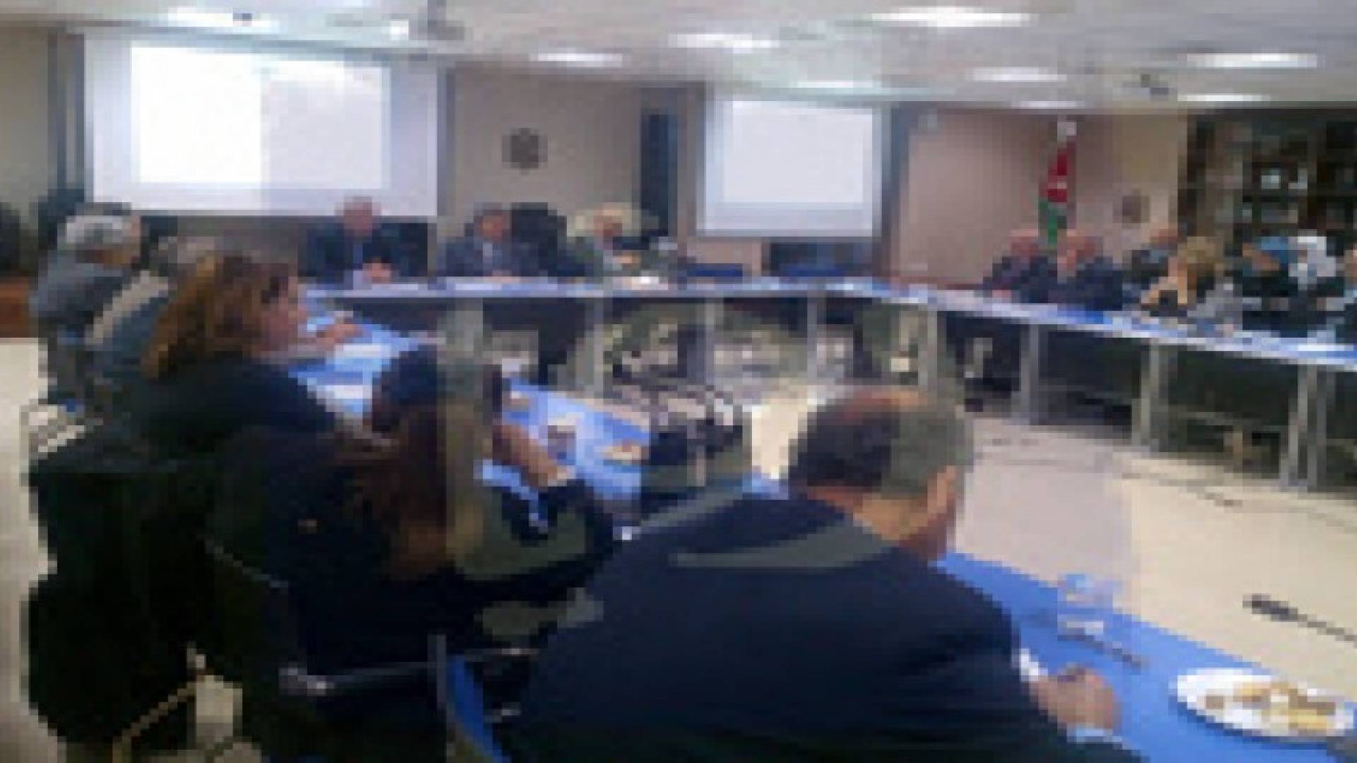 ابو حمور : الأردن يقترض لدفع رواتب موظفي القطاع العام