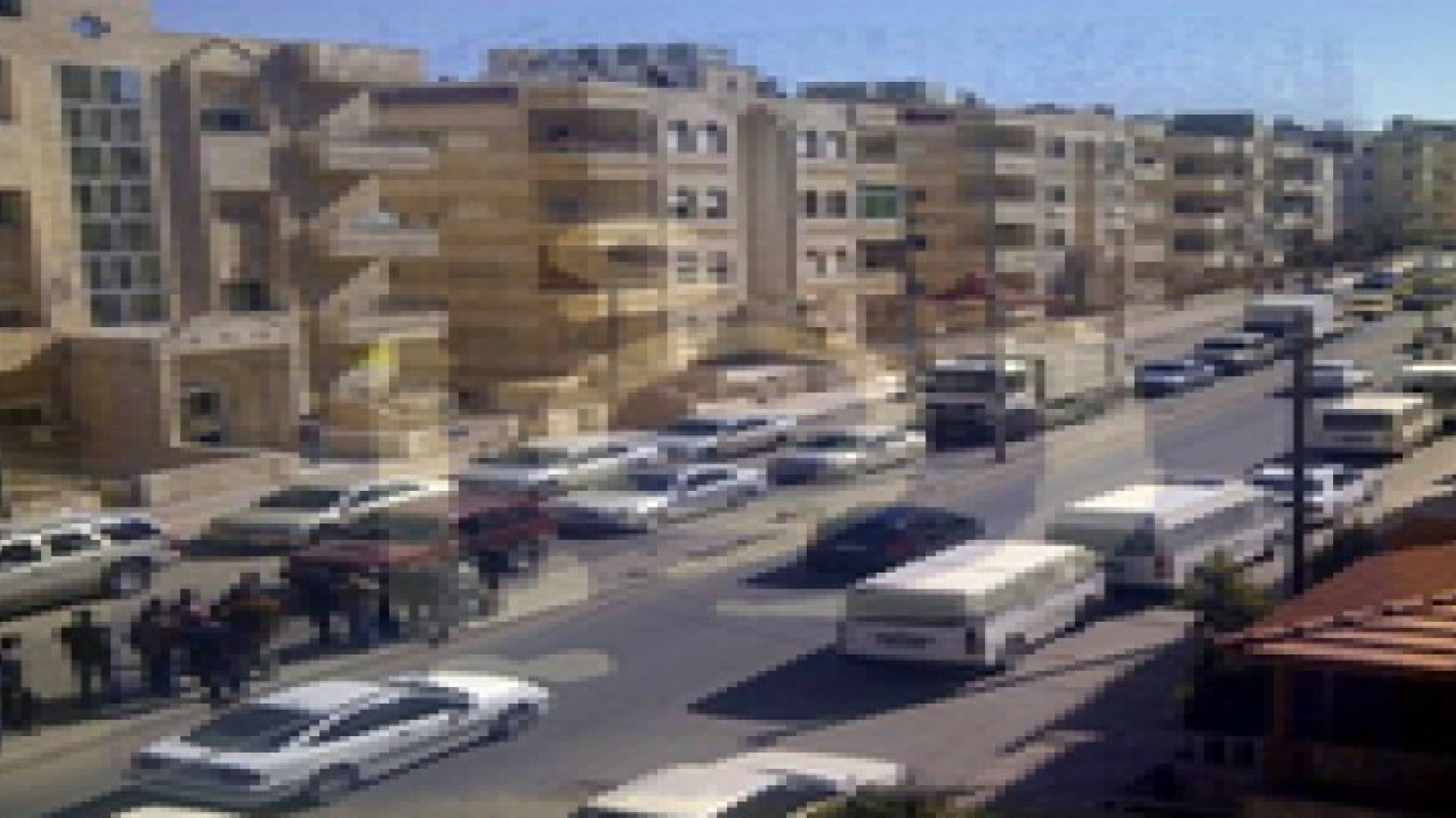 الامانة تزيل كشك قهوة في الجبيهة.. وحملة في وسط البلد
